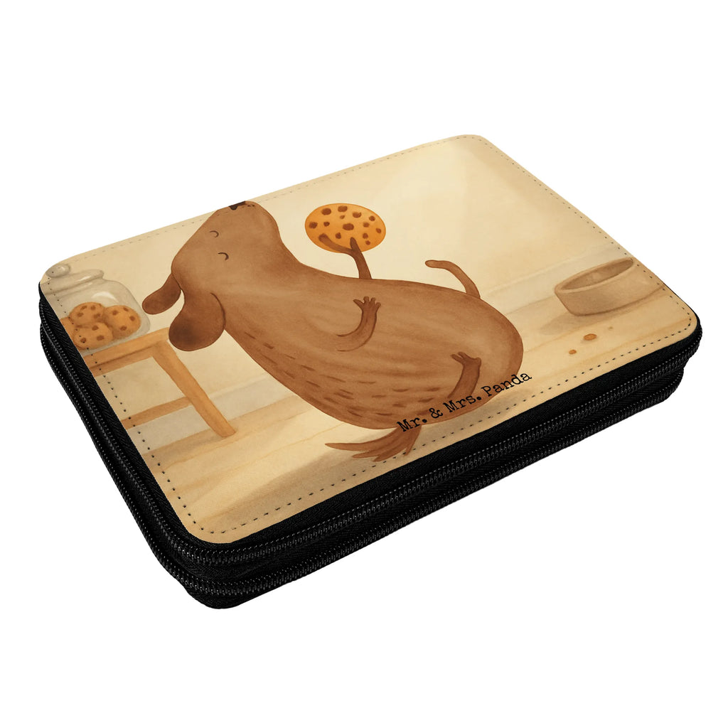 Federmappe Hund Keks Design Federmäppchen, Federmappe, Schülerin, Stifterolle, Bestückte Federmappe, Motiv, Schule, Schüler, Kinder Federmappe, Federmappe Einschulung, Stifte Etui, Stiftetasche, Grundschule, Geschenk, Einschulung, Kind, Büro Stifte Etui, Federmäppchen bedruckt, Hund, Hundemotiv, Haustier, Hunderasse, Tierliebhaber, Hundebesitzer, Sprüche, Hundeleckerli, Leckerli, Hundekekse, Hundesnacks