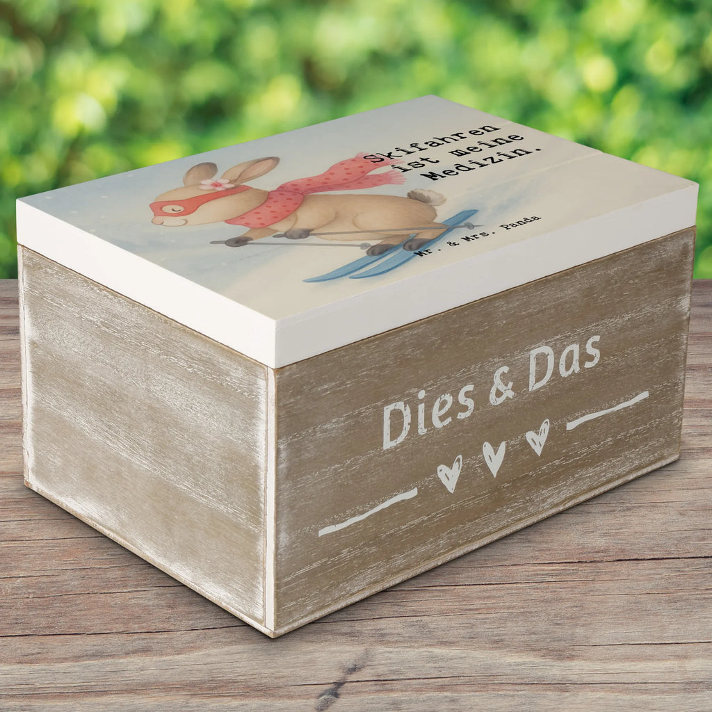 Holzkiste Hase Skifahren Design Aufbewahrungsbox, Truhe, Geschenkbox, Erinnerungskiste, Holzkiste, Geschenkdose, Kiste, Erinnerungsbox, Schatzkiste, Dekokiste, Schatulle, XXL, Geschenk, Sport, Sportart, Hobby, Schenken, Danke, Dankeschön, Auszeichnung, Gewinn, Sportler, Skiwettbewerb, Ski fahren, Skirennen, Skifahren, Skisport