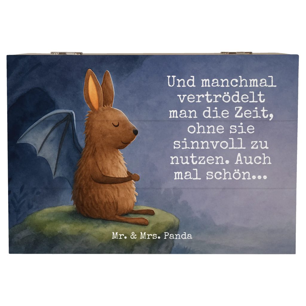 Holzkiste Fledermaus Sitzen Design Holzkiste, Kiste, Schatzkiste, Truhe, Schatulle, XXL, Erinnerungsbox, Erinnerungskiste, Dekokiste, Aufbewahrungsbox, Geschenkbox, Geschenkdose, Tiermotive, Gute Laune, lustige Sprüche, Tiere, Fledermaus, Fledermäuse, Motivation, entspannen