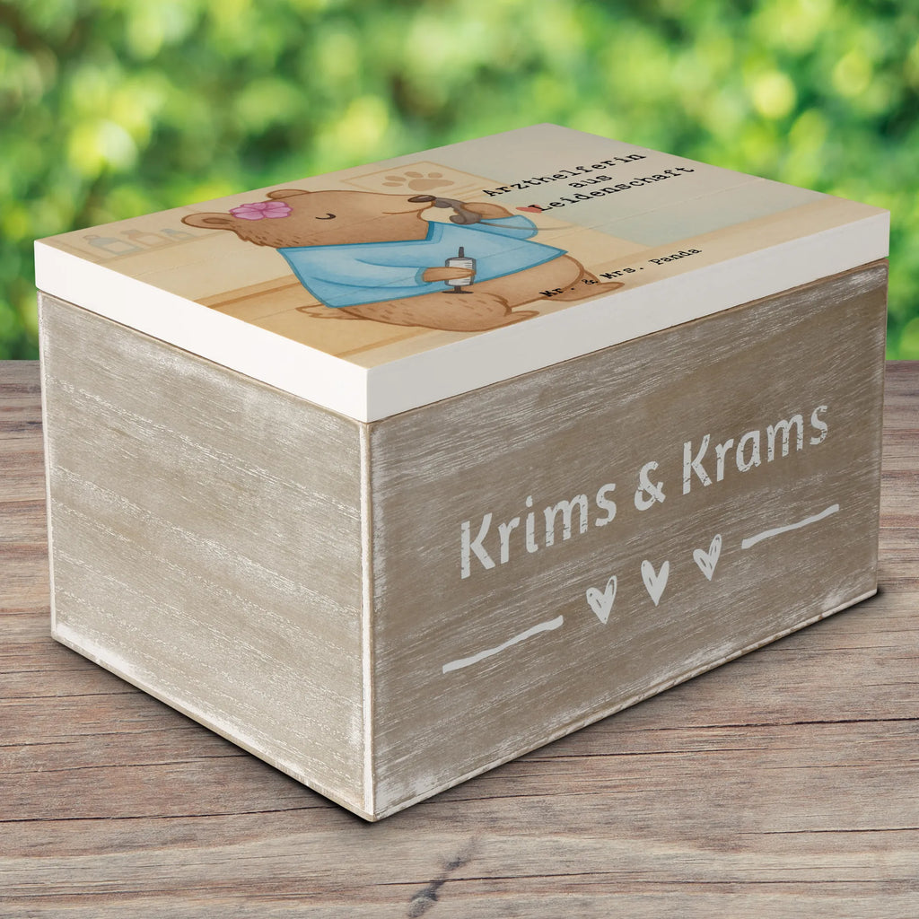 Holzkiste Arzthelferin Leidenschaft Design Erinnerungsbox, XXL, Dekokiste, Truhe, Aufbewahrungsbox, Geschenkdose, Kiste, Geschenkbox, Holzkiste, Schatzkiste, Schatulle, Erinnerungskiste, Beruf, Ausbildung, Jubiläum, Abschied, Rente, Kollege, Kollegin, Geschenk, Schenken, Arbeitskollege, Mitarbeiter, Firma, Danke, Dankeschön, Arzthelferin, Medizinische Fachangestellte