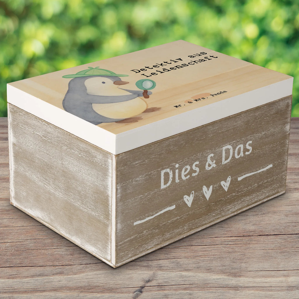 Holzkiste Detektiv Leidenschaft Design Truhe, Schatulle, XXL, Holzkiste, Kiste, Aufbewahrungsbox, Dekokiste, Geschenkbox, Schatzkiste, Geschenkdose, Erinnerungsbox, Erinnerungskiste, Beruf, Ausbildung, Jubiläum, Abschied, Rente, Kollege, Kollegin, Geschenk, Schenken, Arbeitskollege, Mitarbeiter, Firma, Danke, Dankeschön, Spurensuche, Agent, Detektiv, Detektivausbildung, Ermittler, Berufsdetektiv, Privatdetektei, Wirtschaftsdetektei