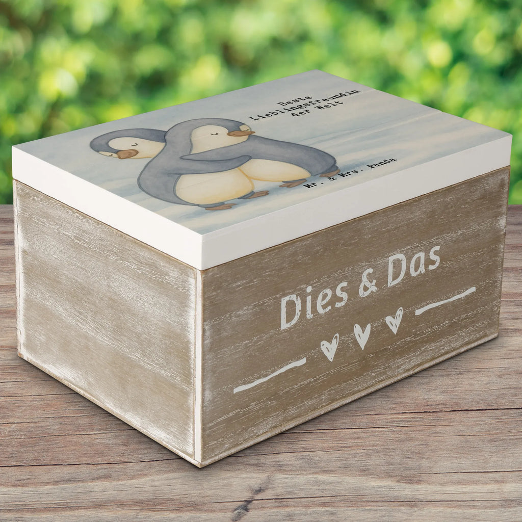 Holzkiste Pinguin Beste Lieblingsfreundin der Welt Design Holzkiste, XXL, Erinnerungskiste, Aufbewahrungsbox, Schatzkiste, Erinnerungsbox, Geschenkdose, Geschenkbox, Truhe, Schatulle, Kiste, Dekokiste, für, Dankeschön, Geschenk, Schenken, Geburtstag, Geburtstagsgeschenk, Geschenkidee, Danke, Bedanken, Mitbringsel, Freude machen, Geschenktipp, Lieblingsfreundin, Liebling, Bae, Liebe, Partnerin, Partner, Love, Herz, Lieblingsmensch, Lieblings Mensch, Freundin, beste Freundin