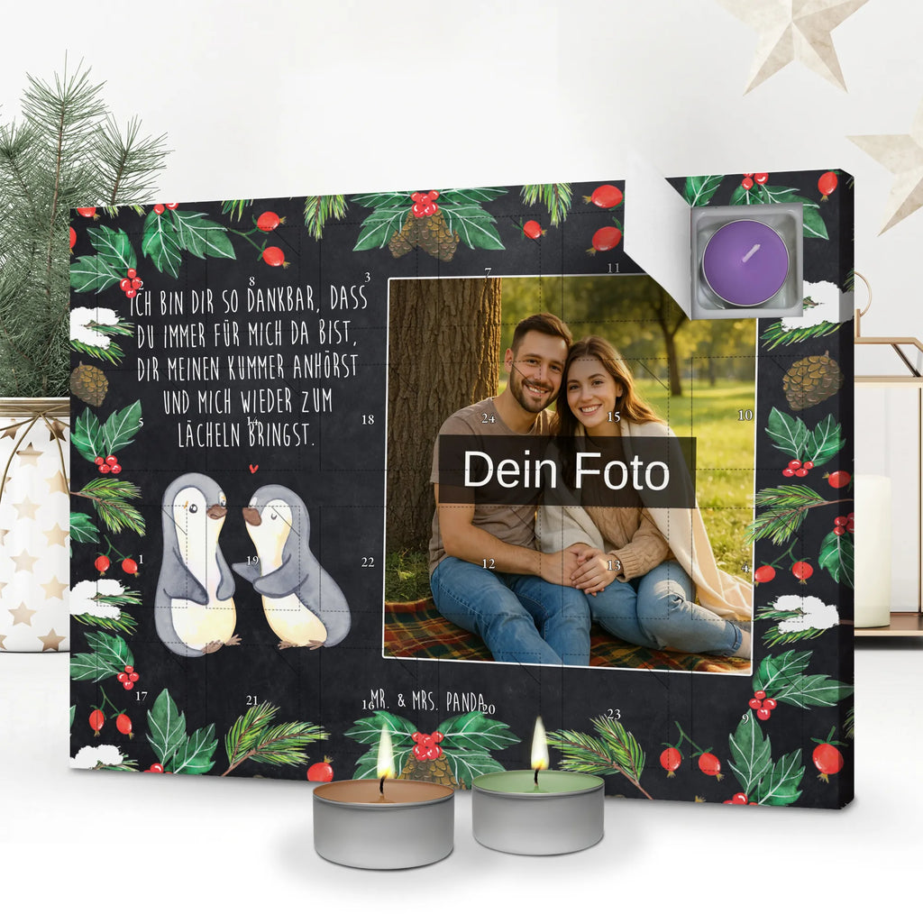 Personalisierter Duftkerzen Foto Adventskalender Pinguine trösten Personalisierter Duftkerzen Foto Adventskalender, Liebe, Partner, Freund, Freundin, Ehemann, Ehefrau, Heiraten, Verlobung, Heiratsantrag, Liebesgeschenk, Jahrestag, Hocheitstag, Geschenk für Freundin, Mitbringsel, für Ehemann, Hochzeitstag, Liebesbeweis, Geschenk für Partner, Valentinstag, für Männer, Geschenk für Frauen