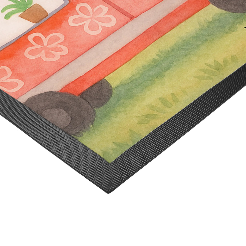 Fußmatte Bär Camper Design Fußabtreter, Fußabstreifer außen, Vorleger, Schmutzfangmatte waschbar, Schmutzmatte, Fußmatte outdoor, Fußmatte außen wetterfest, Matte, Motivfußmatte, Schmutzfangteppich, Fußabtreter außen, Eingangsteppich, Fußabstreifer, Fussmatten, Schmutzfangmatte, Gummimatte, Haustürmatte, Türvorleger, Türmatte, Gummi Matte, Fußmatte waschbar, Fussmatten online, Fußmatten, Sauberlaufmatte, Fußmatte außen, Fußmatte innen, Schmutzfänger, Geschenk, Sport, Sportart, Hobby, Schenken, Danke, Dankeschön, Auszeichnung, Gewinn, Sportler, Wohnmobil, Urlaub, Camper, Roadtrip, Zelten, Campingplatz, Campen