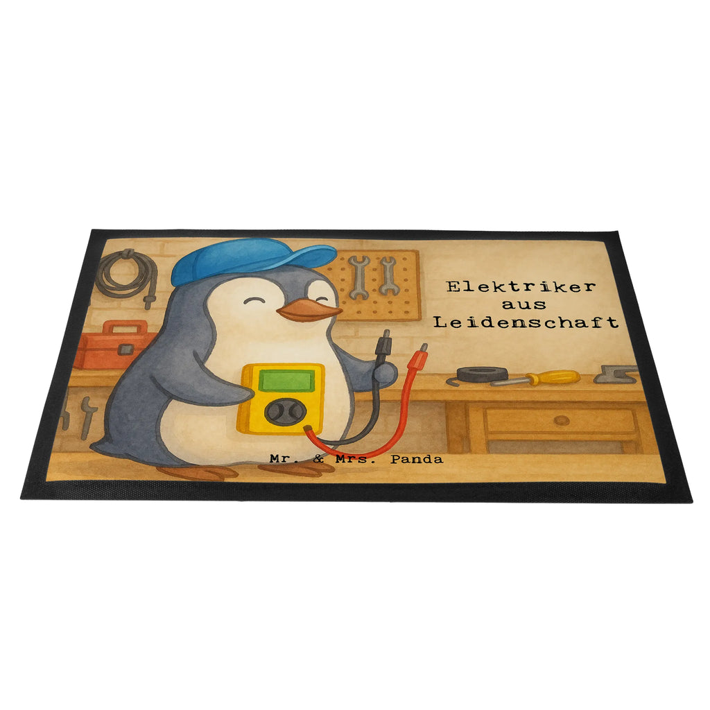 Fußmatte Elektriker Leidenschaft Design Eingangsteppich, Motivfußmatte, Fußabtreter außen, Vorleger, Fussmatten, Fußabstreifer außen, Fußmatte outdoor, Fußabtreter, Haustürmatte, Türvorleger, Fußabstreifer, Fußmatten, Gummi Matte, Schmutzfänger, Schmutzmatte, Schmutzfangteppich, Schmutzfangmatte, Gummimatte, Schmutzfangmatte waschbar, Matte, Fußmatte außen wetterfest, Sauberlaufmatte, Fußmatte waschbar, Türmatte, Fussmatten online, Fußmatte innen, Fußmatte außen, Beruf, Ausbildung, Jubiläum, Abschied, Rente, Kollege, Kollegin, Geschenk, Schenken, Arbeitskollege, Mitarbeiter, Firma, Danke, Dankeschön, Elektriker, Elektroinstallateur, Elektrotechniker, Gesellenprüfung, Elektronmonteur, Elektromeister