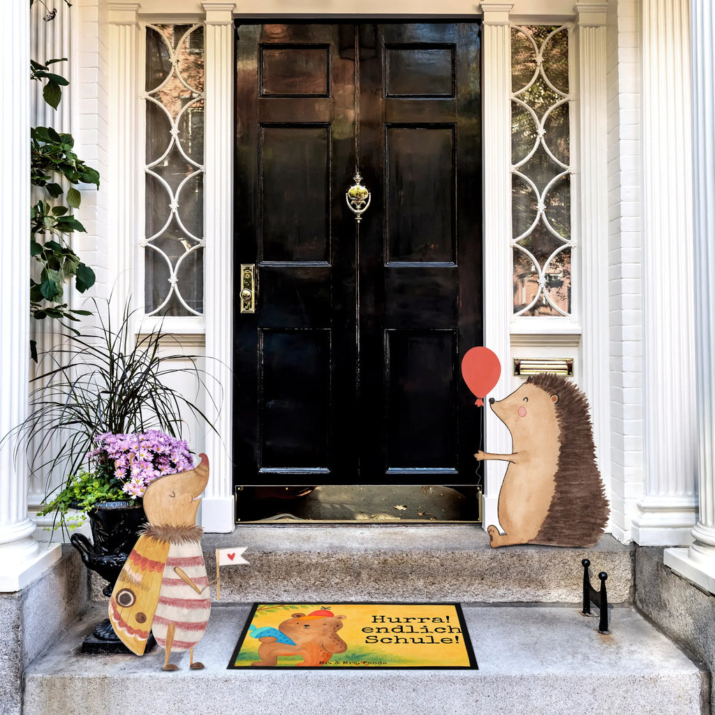 Doormat bear School cone Design Haustürmatte, Sauberlaufmatte, Fußabtreter, Schmutzfangmatte waschbar, Fußmatte außen, Eingangsteppich, Fußmatte innen, Fussmatten, Gummi Matte, Schmutzfangmatte, Schmutzmatte, Fußabstreifer außen, Motivfußmatte, Fußmatte outdoor, Fußabtreter außen, Türvorleger, Fußabstreifer, Vorleger, Gummimatte, Schmutzfangteppich, Türmatte, Fußmatte außen wetterfest, Matte, Fußmatten, Fussmatten online, Schmutzfänger, Fußmatte waschbar, Bär, Teddy, Teddybär, Schulbeginn, Grundschule, Einschulung Geschenk, Bär Motiv, Erster Schultag Geschenk, Schule Geschenk, Schultüte, Schulanfang