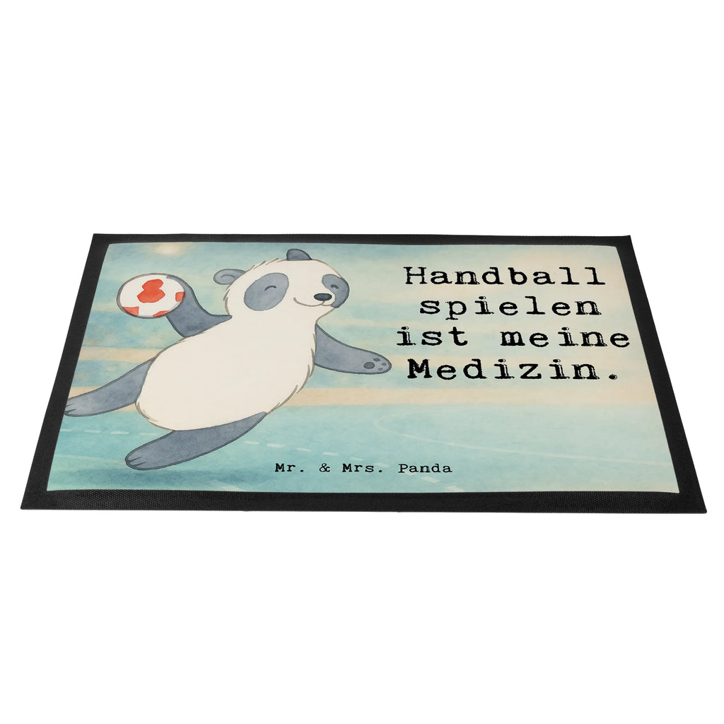 Fußmatte Panda Handball spielen Design Gummimatte, Fußabstreifer außen, Haustürmatte, Türvorleger, Vorleger, Eingangsteppich, Fußmatte innen, Fußmatte außen wetterfest, Fußmatte outdoor, Gummi Matte, Schmutzfangmatte waschbar, Fußabstreifer, Schmutzfangteppich, Fussmatten online, Fussmatten, Fußabtreter, Schmutzfangmatte, Türmatte, Motivfußmatte, Matte, Sauberlaufmatte, Fußmatte außen, Fußmatten, Schmutzfänger, Fußabtreter außen, Schmutzmatte, Fußmatte waschbar, Geschenk, Sport, Sportart, Hobby, Schenken, Danke, Dankeschön, Auszeichnung, Gewinn, Sportler, Handball Turnier, Handball Club, Handball spielen, Handball Verein