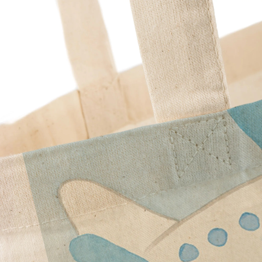 Personalisierte Tragetasche Bär Flugzeug Design Personalisierte Jutetasche, Personalisierter Jutebeutel, Personalisierte Kindergartentasche, Personalisierte Einkaufstasche, Personalisierter Beutel, Tragetasche mit Namen, Stoffbeutel mit Namen, Personalisierter Stoffbeutel, Einkaufstasche mit Namen, Personalisierte Beuteltasche, Personalisierte Tasche, Liebe, Partner, Freund, Freundin, Ehemann, Ehefrau, Heiraten, Verlobung, Heiratsantrag, Liebesgeschenk, Jahrestag, Hocheitstag, Hochzeitstag, für Männer, für Ehemann, Geschenk für Frauen, Geschenk für Freundin, Mitbringsel, Geschenk für Partner, Valentinstag, Liebesbeweis