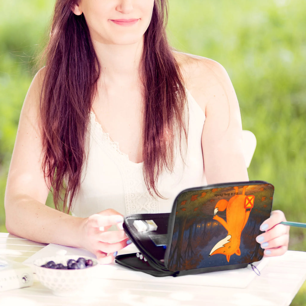 Federmappe Fuchs Laterne Design Geschenk, Schülerin, Büro Stifte Etui, Motiv, Schüler, Federmappe, Federmäppchen bedruckt, Kinder Federmappe, Federmappe Einschulung, Federmäppchen, Stifte Etui, Stifterolle, Grundschule, Einschulung, Kind, Bestückte Federmappe, Schule, Stiftetasche, Fuchs, Laterne, Cäsar Otto Hugo Flaischlen, Sankt Martin, Liebeskummer Spruch, Aufmuntern, Spruch trösten, Laternenumzug, Füchse