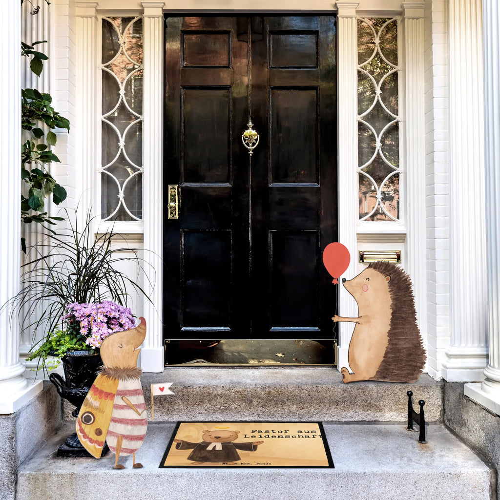 Fußmatte Pastor Leidenschaft Design Fußmatte outdoor, Schmutzfangmatte, Schmutzmatte, Fußabstreifer, Schmutzfangmatte waschbar, Gummi Matte, Gummimatte, Motivfußmatte, Fußabstreifer außen, Haustürmatte, Fussmatten, Fußmatte waschbar, Fußabtreter, Schmutzfangteppich, Eingangsteppich, Türvorleger, Fußmatte innen, Fußmatten, Fussmatten online, Fußmatte außen wetterfest, Sauberlaufmatte, Fußabtreter außen, Schmutzfänger, Fußmatte außen, Vorleger, Türmatte, Matte, Beruf, Ausbildung, Jubiläum, Abschied, Rente, Kollege, Kollegin, Geschenk, Schenken, Arbeitskollege, Mitarbeiter, Firma, Danke, Dankeschön, Prediger<br />Priester, Theologe, Pfarrer, Kirche, Diener Gottes<br />Geistlicher, Pastor