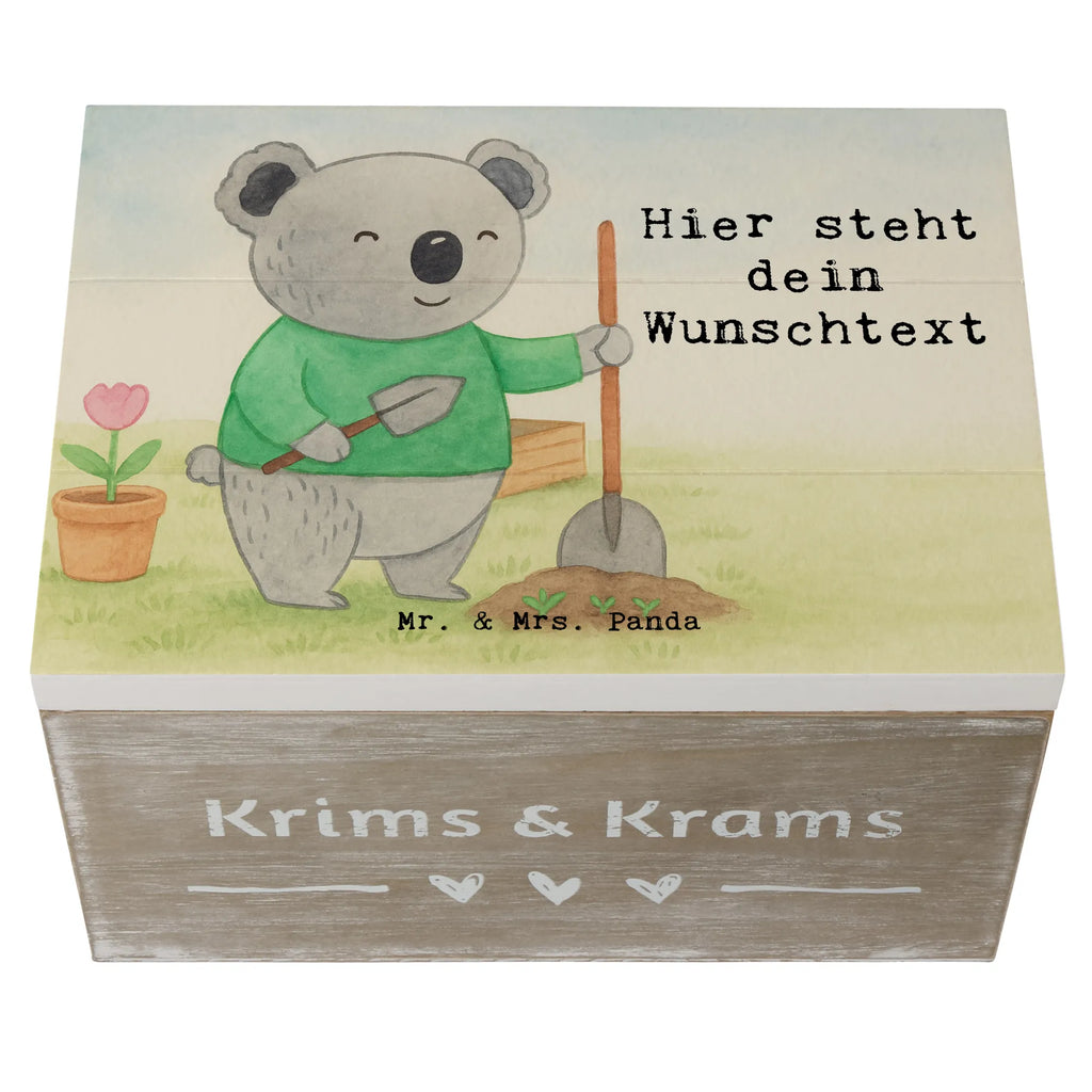Personalisierte Holzkiste Garten- und Landschaftsbauer Leidenschaft Design Truhe mit Namen, Schatzkiste Personalisiert, Dekokiste mit Namen, Erinnerungsbox Personalisiert, Kiste Personalisiert, Erinnerungskiste, Schatulle Personalisiert, Holzkiste Personalisiert, Dekokiste Personalisiert, Aufbewahrungsbox mit Namen, Schatulle mit Namen, Aufbewahrungsbox Personalisiert, GEschenkdose personalisiert, Erinnerungsbox mit Namen, Holzkiste mit Namen, Schatzkiste mit Namen, Kiste mit Namen, Geschenkbox personalisiert, Truhe Personalisiert, Erinnerungskiste Personalisiert, mit Namen, Beruf, Ausbildung, Jubiläum, Abschied, Rente, Kollege, Kollegin, Geschenk, Schenken, Arbeitskollege, Mitarbeiter, Firma, Danke, Dankeschön, Gartenplaner, Gärtner, Hobbygärtner, Gartenbau, Garten- und Landschaftsbauer, Gärtnerei
