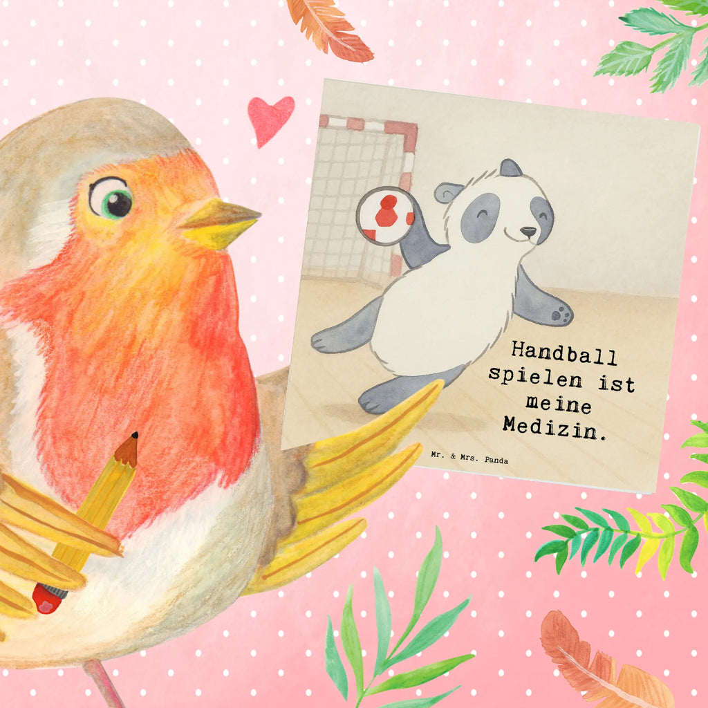 Deluxe Karte Panda Handball spielen Design Hochzeitskarte, Karte, Glückwunschkarte, Geburtstagskarte, Grußkarte, Hochwertige Klappkarte, Einladungskarte, Klappkarte, Hochwertige Grußkarte, Geschenk, Sport, Sportart, Hobby, Schenken, Danke, Dankeschön, Auszeichnung, Gewinn, Sportler, Handball Turnier, Handball Verein, Handball Club, Handball spielen