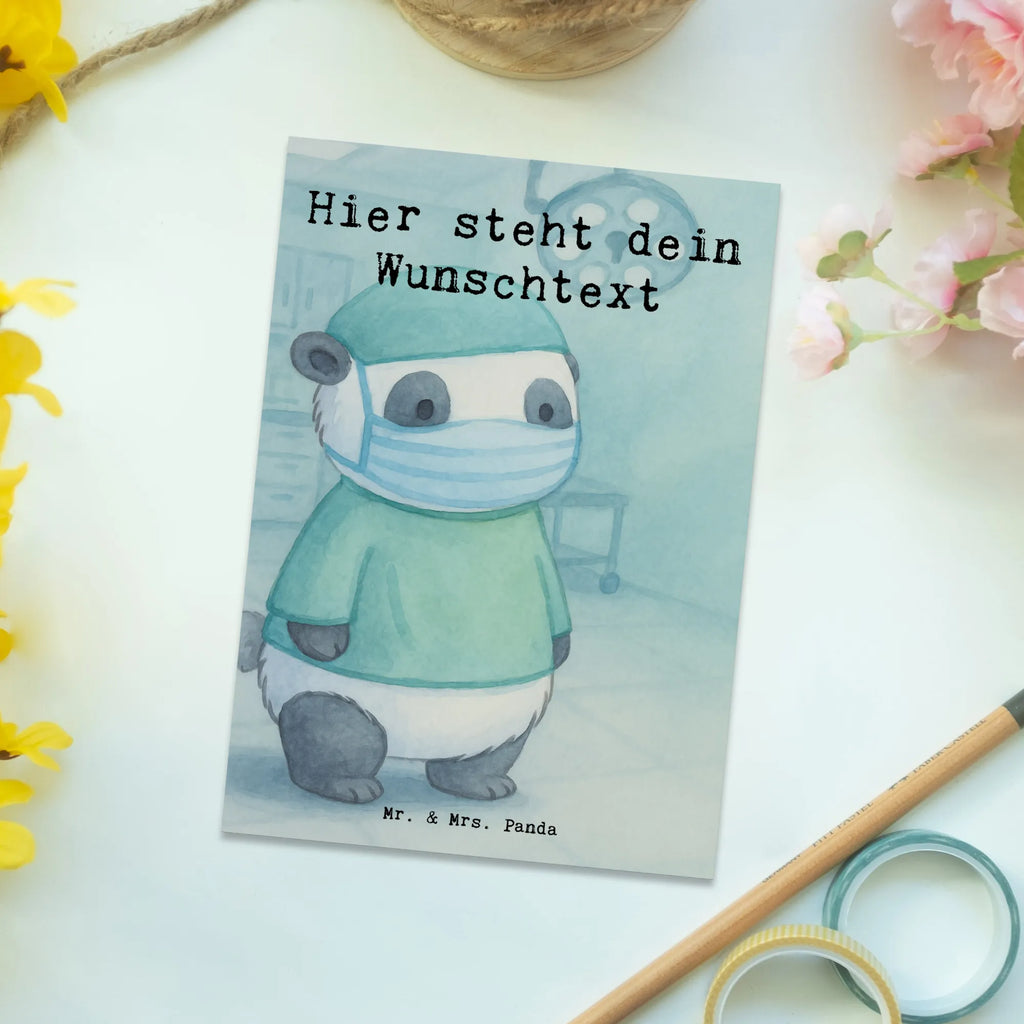 Personalisierte Postkarte Chirurg Leidenschaft Design Ansichtskarte mit Namen, Geschenkkarte mit Wunschtext, Einladung mit Namen, Postkarte personalisierbar, Grußkarte mit Wunschtext, Geschenkkarte mit Namen, Postkarte bedrucken, Karte mit Namen, Postkarte mit Wunschtext, Ansichtskarte mit Wunschtext, Postkarte mit Namen, Grußkarte mit Namen, Einladung mit Wunschtext, Karte mit Wunschtext, Beruf, Ausbildung, Jubiläum, Abschied, Rente, Kollege, Kollegin, Geschenk, Schenken, Arbeitskollege, Mitarbeiter, Firma, Danke, Dankeschön, Arzt, Krankenhaus, Unfallchirurg, Chirurg, Notfallchirurg, Mediziner