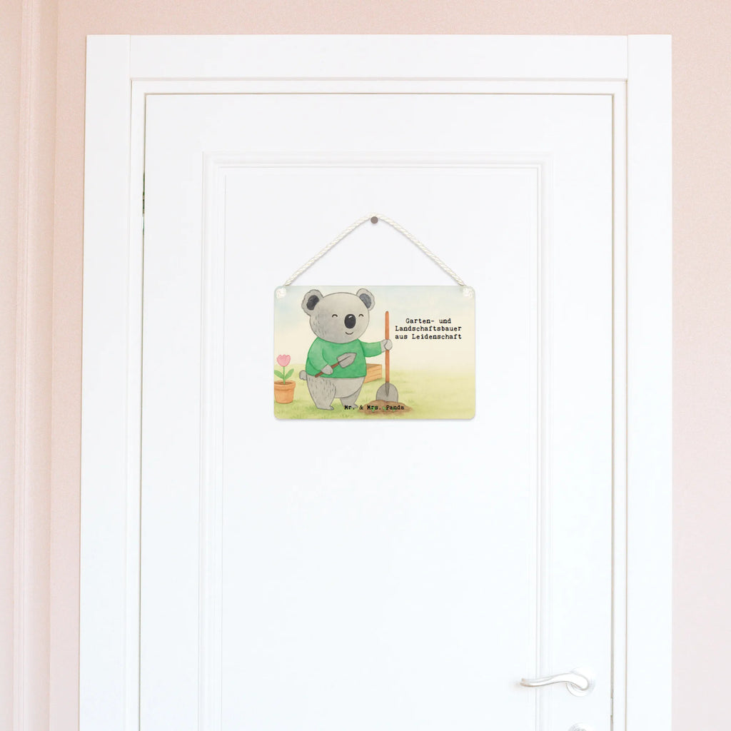 Deko Schild Garten- und Landschaftsbauer Leidenschaft Design Türschild, Deko schild Landhausstil, Dekoschild Für Freunde, Schild Zum Aufstellen, Deko Schild, Deko schild Für Wohnzimmer, Schild Aus Holz, Holzschild, Schild Aus Metall, Deko Wandtafel, Deko schild Mit Blumenmotiv, Dekoschild Aus Holz, Dekos child Für Garten, Shabby Chic Schild, Dekoschild Zum Aufhängen, Schild Zum Hinstellen, Dekoschild Geschenk, Dekoschild Für Familie, Wanddeko Schild, Deko schild Liebevoll Gestaltet, Vintage Schild, Dekoschild Groß, Dekoschild Klein, Dekoschild Für Flur, Wandschild, Deko schild Für Küche, Dekoschild, Dekoschild Für Badezimmer, Deko schild Modern, Metallschild, Spruchschild, Deko schild Für Balkon, Deko schild Mit Motiv, Deko schild Mit Herz, Deko schild Mit Spruch, Dekoschild Handgemacht, Lustiges Deko schild, Rustikales Deko schild, Deko schild Mit Lebensweisheit, Türschild Mit Spruch, Beruf, Ausbildung, Jubiläum, Abschied, Rente, Kollege, Kollegin, Geschenk, Schenken, Arbeitskollege, Mitarbeiter, Firma, Danke, Dankeschön, Gartenbau, Gärtner, Gärtnerei, Gartenplaner, Hobbygärtner, Garten- und Landschaftsbauer