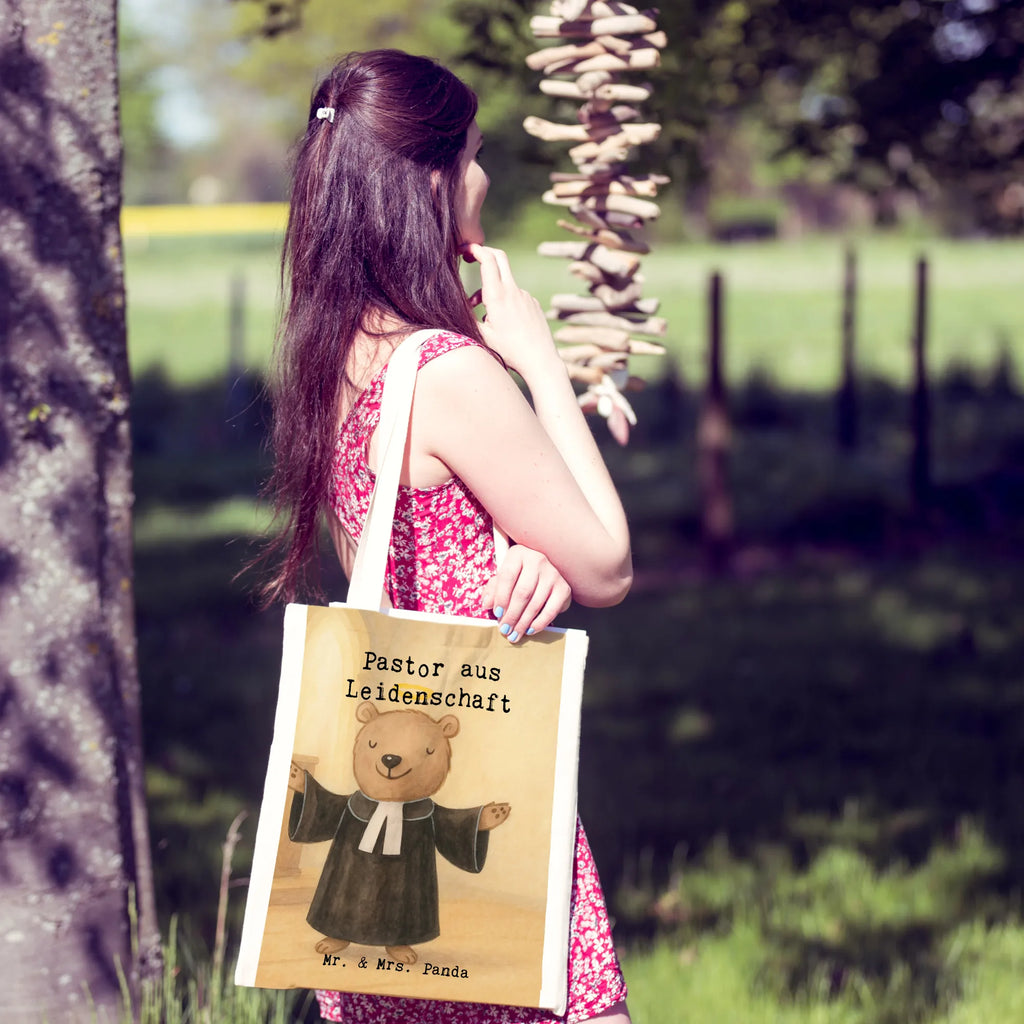Tragetasche Pastor Leidenschaft Design Tasche, Stoffbeutel, Beuteltasche, Badetasche, Schultertasche, Tragetasche, Shopper, Einkaufstüte, Strandtasche, Umhängetasche, Jutetasche, Stofftasche, Beutel, Einkaufstasche, Laptoptasche, Jutebeutel, Beruf, Ausbildung, Jubiläum, Abschied, Rente, Kollege, Kollegin, Geschenk, Schenken, Arbeitskollege, Mitarbeiter, Firma, Danke, Dankeschön, Kirche, Prediger<br />Priester, Pfarrer, Theologe, Pastor, Diener Gottes<br />Geistlicher