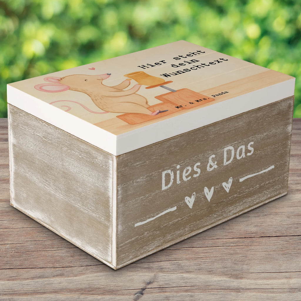 Personalisierte Holzkiste Maus Töpfern Design Geschenkbox personalisiert, Holzkiste Personalisiert, Dekokiste Personalisiert, Aufbewahrungsbox Personalisiert, GEschenkdose personalisiert, Erinnerungsbox Personalisiert, Erinnerungsbox mit Namen, Truhe mit Namen, Dekokiste mit Namen, Schatulle Personalisiert, Kiste Personalisiert, mit Namen, Schatulle mit Namen, Holzkiste mit Namen, Schatzkiste Personalisiert, Erinnerungskiste Personalisiert, Schatzkiste mit Namen, Kiste mit Namen, Erinnerungskiste, Truhe Personalisiert, Aufbewahrungsbox mit Namen, Geschenk, Sport, Sportart, Hobby, Schenken, Danke, Dankeschön, Auszeichnung, Gewinn, Sportler, Töpfern, Töpferkurs, Töpferei
