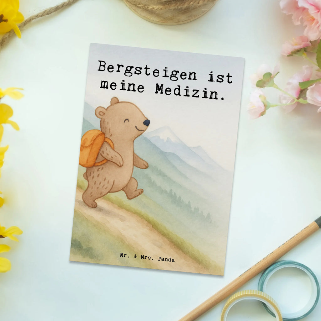 Postkarte Bär Bergsteigen Design Geburtstagskarte, Grußkarte, Einladungskarten Geburtstag, Einladung, Einladungskarte, Postkarte, Karte, Dankeskarte, Ansichtskarten, Geschenkkarte, Einladung Geburtstag, Ansichtskarte, Geschenk, Sport, Sportart, Hobby, Schenken, Danke, Dankeschön, Auszeichnung, Gewinn, Sportler, wandern, Alpinwandern, Bergsteigen, Alpinismus, Trekking, Bergsport