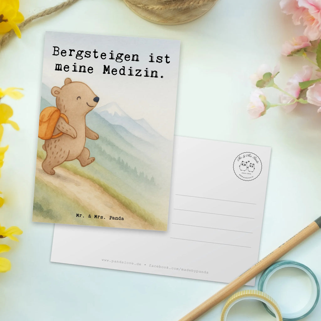 Postkarte Bär Bergsteigen Design Geburtstagskarte, Grußkarte, Einladungskarten Geburtstag, Einladung, Einladungskarte, Postkarte, Karte, Dankeskarte, Ansichtskarten, Geschenkkarte, Einladung Geburtstag, Ansichtskarte, Geschenk, Sport, Sportart, Hobby, Schenken, Danke, Dankeschön, Auszeichnung, Gewinn, Sportler, wandern, Alpinwandern, Bergsteigen, Alpinismus, Trekking, Bergsport