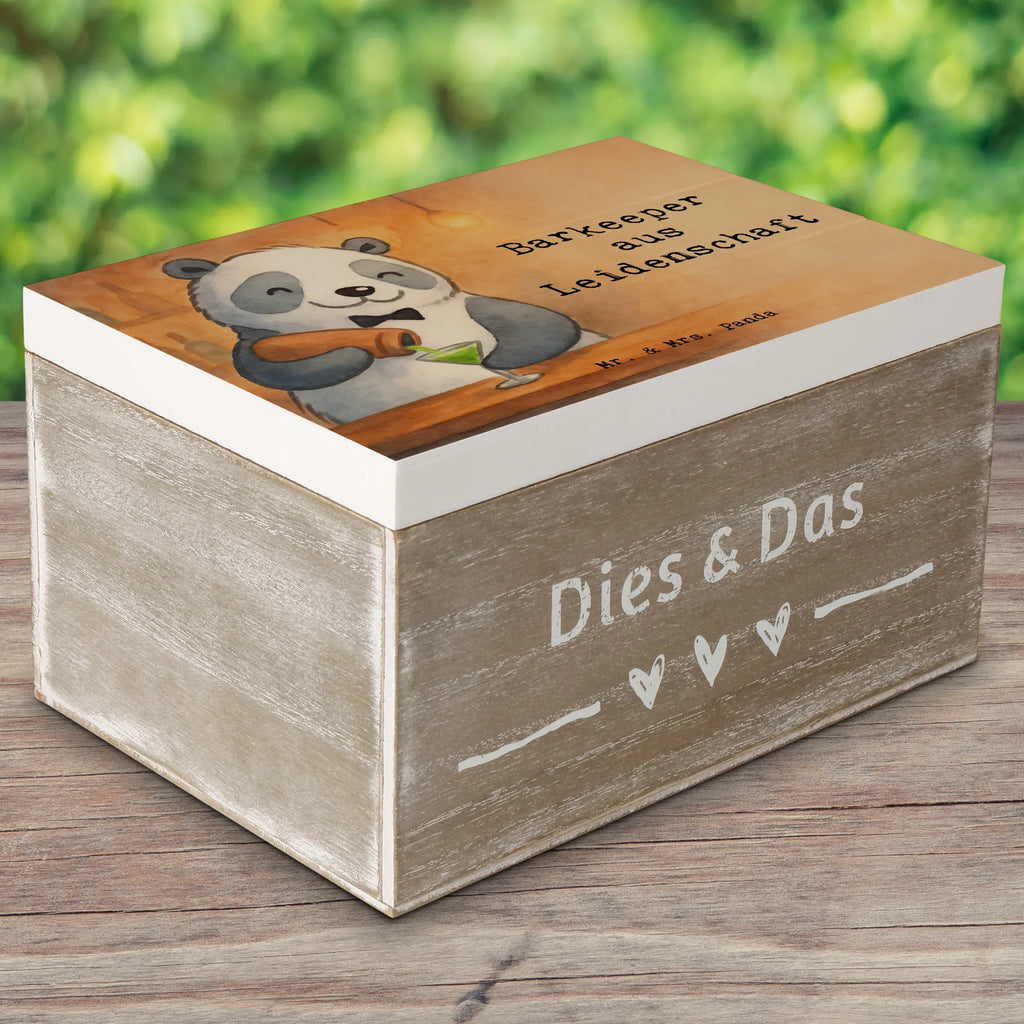 Holzkiste Barkeeper Leidenschaft Design Truhe, Geschenkbox, Erinnerungskiste, Kiste, Erinnerungsbox, Geschenkdose, Schatzkiste, Dekokiste, XXL, Aufbewahrungsbox, Schatulle, Holzkiste, Beruf, Ausbildung, Jubiläum, Abschied, Rente, Kollege, Kollegin, Geschenk, Schenken, Arbeitskollege, Mitarbeiter, Firma, Danke, Dankeschön, Barbesitzer, Barmann, Kurs, Bartender, Barkeeper