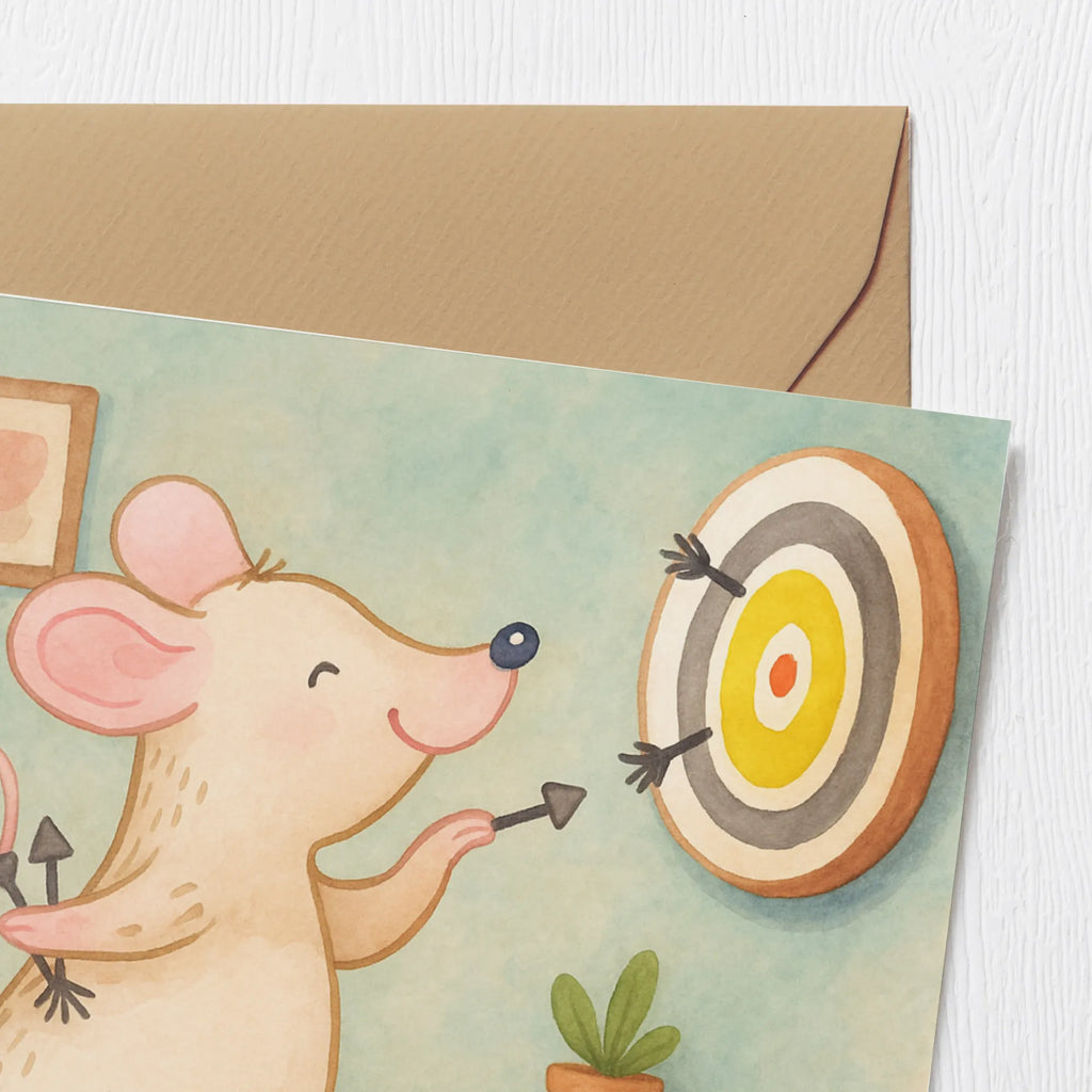Deluxe Karte Maus Dart spielen Design Karte, Hochwertige Klappkarte, Hochwertige Grußkarte, Klappkarte, Einladungskarte, Grußkarte, Glückwunschkarte, Hochzeitskarte, Geburtstagskarte, Geschenk, Sport, Sportart, Hobby, Schenken, Danke, Dankeschön, Auszeichnung, Gewinn, Sportler, Dart spielen, Dart Turnier, Darten, Darts