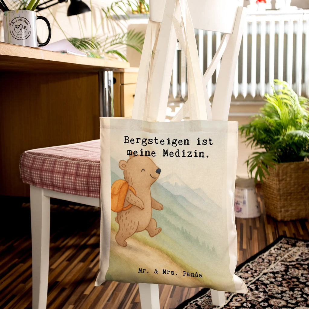 Tragetasche Bär Bergsteigen Design Shopper, Beutel, Strandtasche, Beuteltasche, Schultertasche, Einkaufstüte, Laptoptasche, Tasche, Jutetasche, Badetasche, Jutebeutel, Stoffbeutel, Tragetasche, Einkaufstasche, Umhängetasche, Stofftasche, Geschenk, Sport, Sportart, Hobby, Schenken, Danke, Dankeschön, Auszeichnung, Gewinn, Sportler, wandern, Alpinwandern, Alpinismus, Bergsteigen, Bergsport, Trekking
