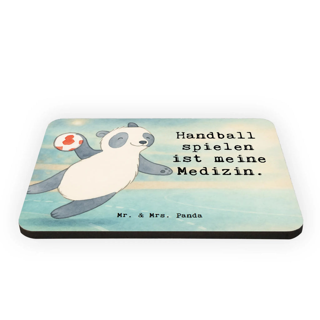 Magnet Panda Handball spielen Design Dekomagnet, Notiz Magnet, Magnete Holz, Notizhalter, Whiteboard Magnet, Kühlschrankmagnet, Kühlschrank Dekoration, fridge magnet, Motivmagnete, Souvenir Magnet, Kalendermagnet, Pinnwandmagnet, Geschenk, Schenken, Sport, Sportart, Hobby, Danke, Dankeschön, Auszeichnung, Gewinn, Sportler, Handball Turnier, Handball Verein, Handball Club, Handball spielen