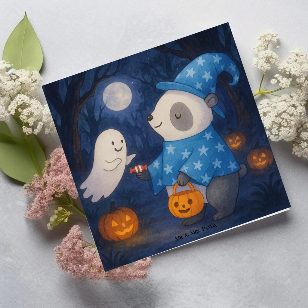 Deluxe Karte Panda Zauberer Design sprüche karten, lustige karten, weihnachtskarte, geburtskarte, Grußkarte, Geschenkkarte, Klappkarte, Dankeskarte, Karte, Hochwertige Klappkarte, abschiedskarte, Einladungskarte, Glückwunschkarte, Gutscheinkarte, Hochzeitskarte, Geburtstagskarte, quadratische karte, Hochwertige Grußkarte, Dekoration, Geschenke, Schenken, Deko, Halloween, Martinssingen, Halloween Deko, Süßes sonst gibt's saures, Zauberer, Panda, Trick or Treat, Gespenst