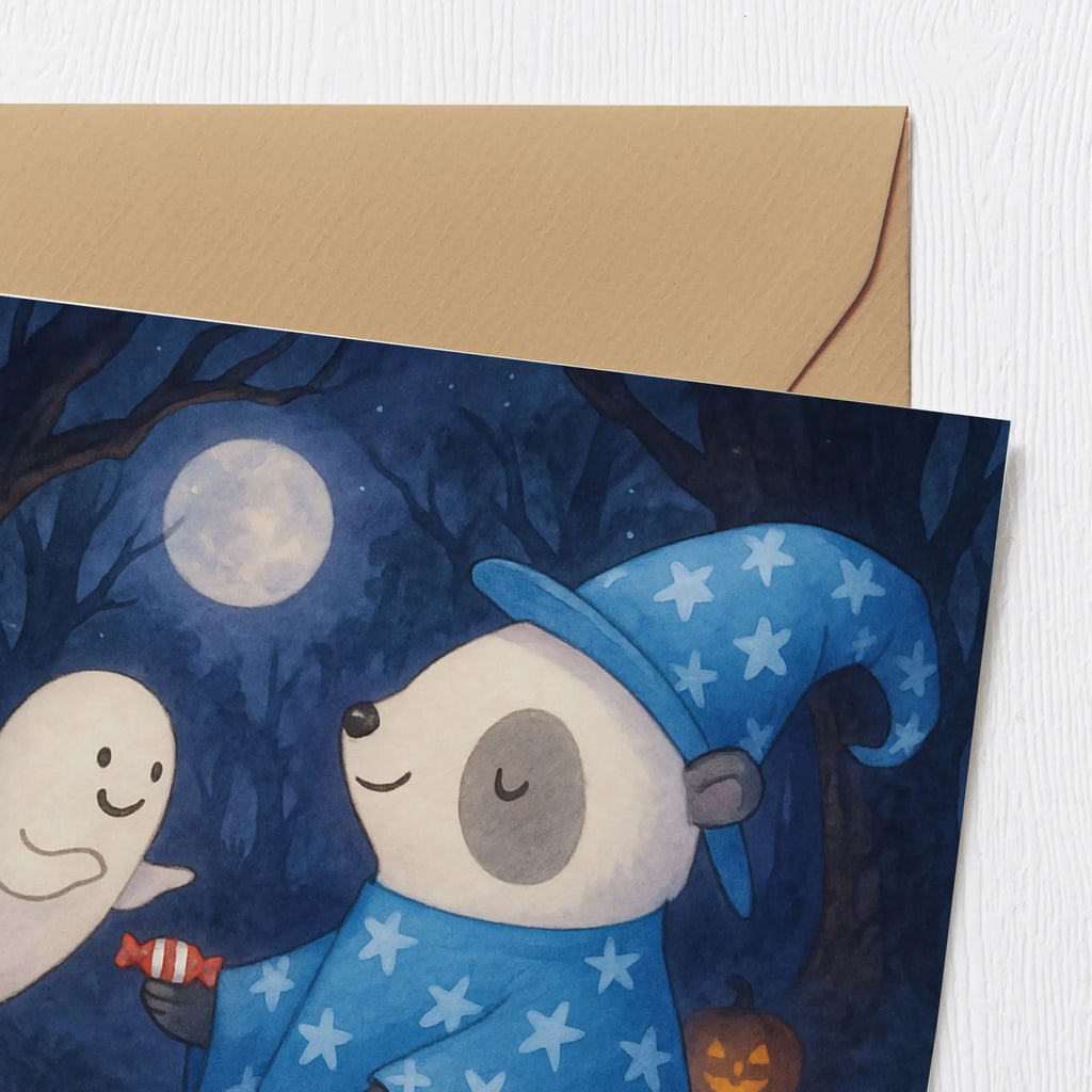 Deluxe Karte Panda Zauberer Design sprüche karten, lustige karten, weihnachtskarte, geburtskarte, Grußkarte, Geschenkkarte, Klappkarte, Dankeskarte, Karte, Hochwertige Klappkarte, abschiedskarte, Einladungskarte, Glückwunschkarte, Gutscheinkarte, Hochzeitskarte, Geburtstagskarte, quadratische karte, Hochwertige Grußkarte, Dekoration, Geschenke, Schenken, Deko, Halloween, Martinssingen, Halloween Deko, Süßes sonst gibt's saures, Zauberer, Panda, Trick or Treat, Gespenst