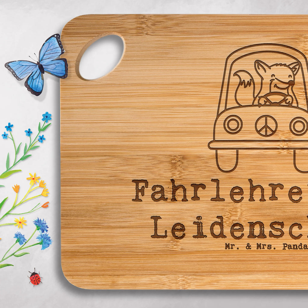 Küchenbrett Fahrlehrer Leidenschaft Servierbrett, Hackbrett, Brett, Holzbrett, Schneidebrett, Frühstücksbrett, Küchenbrett, Holzbrettchen, Geschenk, Schenken, Jubiläum, Danke, Dankeschön, Beruf, Ausbildung, Abschied, Rente, Kollege, Kollegin, Arbeitskollege, Mitarbeiter, Firma, Fahrschule, Fahrlehrer, Fahrschullehrer