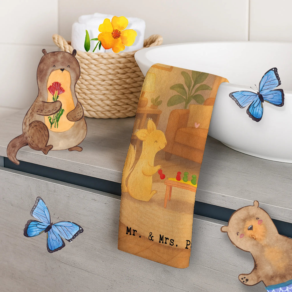 Gästehandtuch Eichhörnchen Gesellschaftsspiele Design Motiv Handtuch, Frotteetuch, Gästehandtuch Bad, Handtuch Für Gäste, Kleines Handtuch, Handtuch Gästeformat, Gästehandtuch 30x50, Gästehandtuch Baumwolle, Handtuch Für Gäste-WC, Handtuch Klein, Gästehandtuch Badezimmer, Frotteehandtuch, Waschhandtuch, Gäste-Tuch, Wellness Handtuch, Gästehandtuch, Gästehandtücher, Baumwollhandtuch, Geschenk, Schenken, Sport, Sportart, Hobby, Danke, Dankeschön, Auszeichnung, Gewinn, Sportler, Spielen, Spieleabend, Gesellschaftsspiele