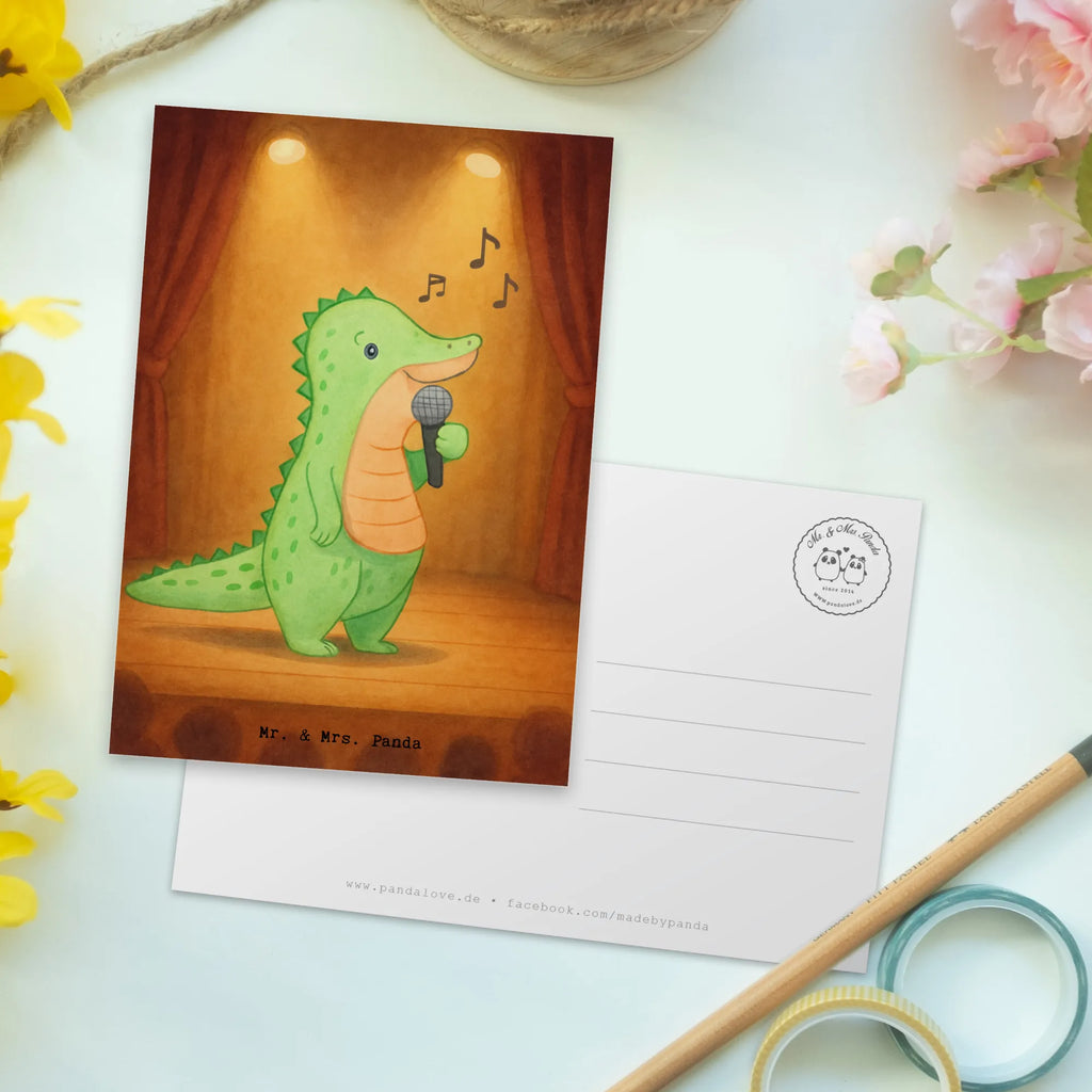 Postkarte Krokodil Singen Design postkarten, Grußkarte, Dankeskarte, Geschenkkarte, Einladungskarte, Postkarte, Karten, kunstkarten, Geburtstagsgrüße, Einladung Geburtstag, Einladungskarten Geburtstag, Ansichtskarten, designkarte, Ansichtskarte, Wanddeko, Geburtstagskarten, motivkarte, Geburtstagskarte, Karte, Einladung, Geschenk, Schenken, Sport, Sportart, Hobby, Danke, Dankeschön, Auszeichnung, Gewinn, Sportler, Singen, Gesang, Hobbysänger, Band, Live Auftritt