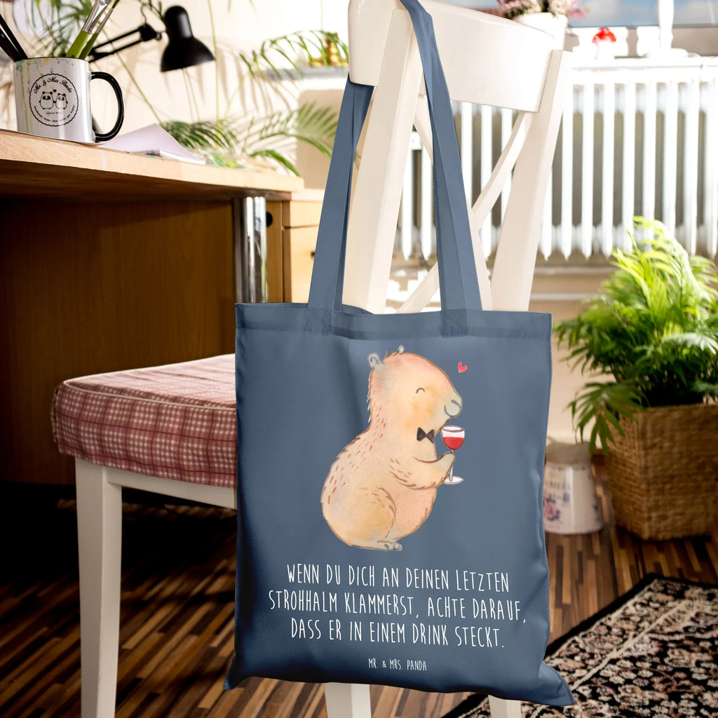 Tote bag Capybara wine Jutetasche, Beutel, Jutebeutel, Umhängetasche, Stofftasche, Stoffbeutel, Tasche, Beuteltasche, Shopper, Einkaufstüte, Laptoptasche, Strandtasche, Einkaufstasche, Badetasche, Tragetasche, Schultertasche, Tiermotive, Gute Laune, lustige Sprüche, Tiere, Handgezeichnetes Capybara, Liebe zum Wein Spruch, Capybara Zeichnung, Adrette Tiere, Capybara Weinflasche, Panda Handzeichnung, Weintrinkendes Nagetier, Stilvolles Capybara, Capybara Kunstwerk, Weinliebhaber Geschenk, Wein Spaßbild, Heiterer Capybara, Geschenk für Weinkenner