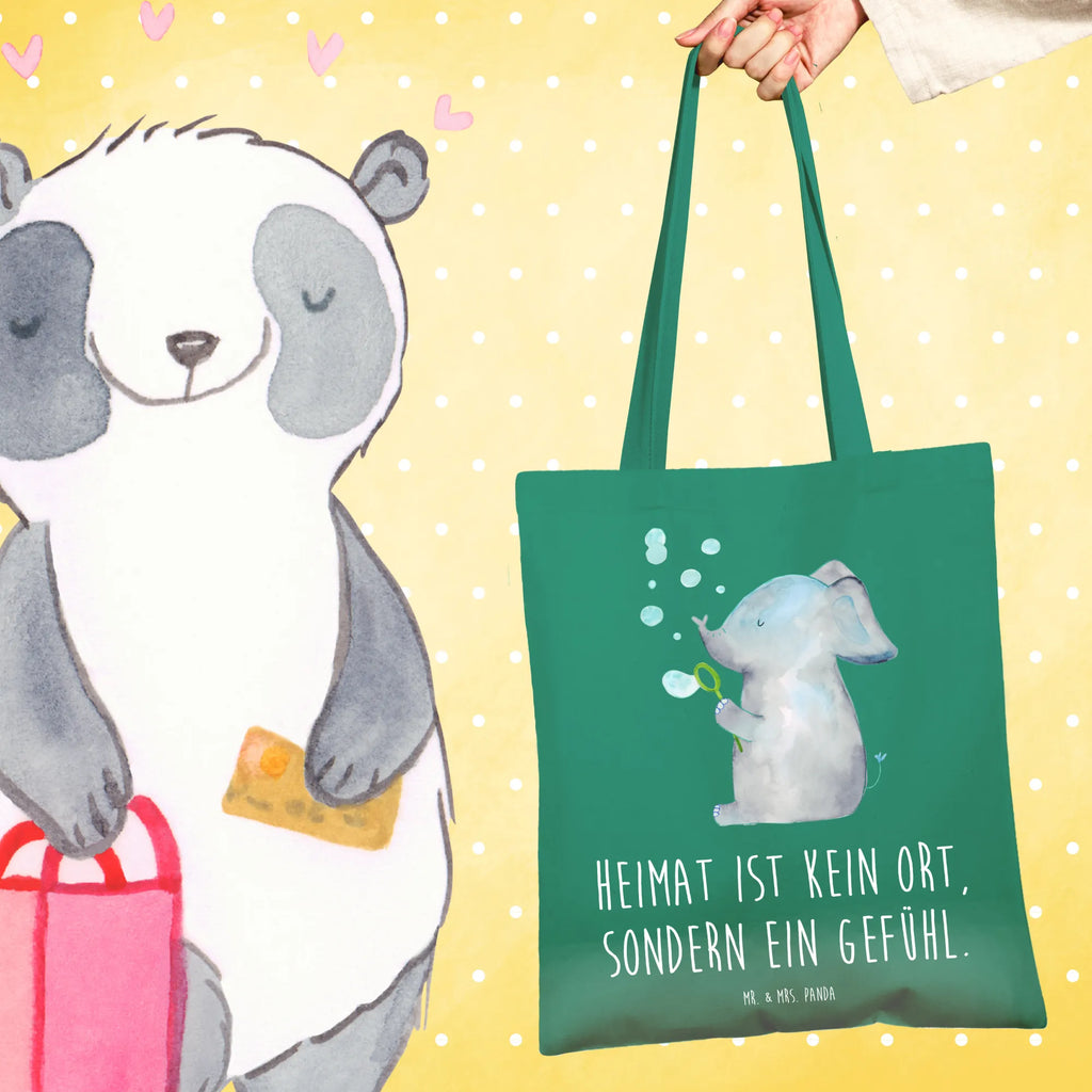 Tragetasche Elefant Seifenblasen Tragetasche, Umhängetasche, Tasche, Jutebeutel, Beuteltasche, Laptoptasche, Einkaufstüte, Einkaufstasche, Schultertasche, Shopper, Jutetasche, Stofftasche, Stoffbeutel, Beutel, Strandtasche, Badetasche, Tiermotive, Gute Laune, lustige Sprüche, Tiere, Elefanten, Liebesbeweis, Rüsseltier, Heimat, Liebesspruch, Liebe, Dickhäuter, Elefant, Seifenblasen, Gefühl. Daheim