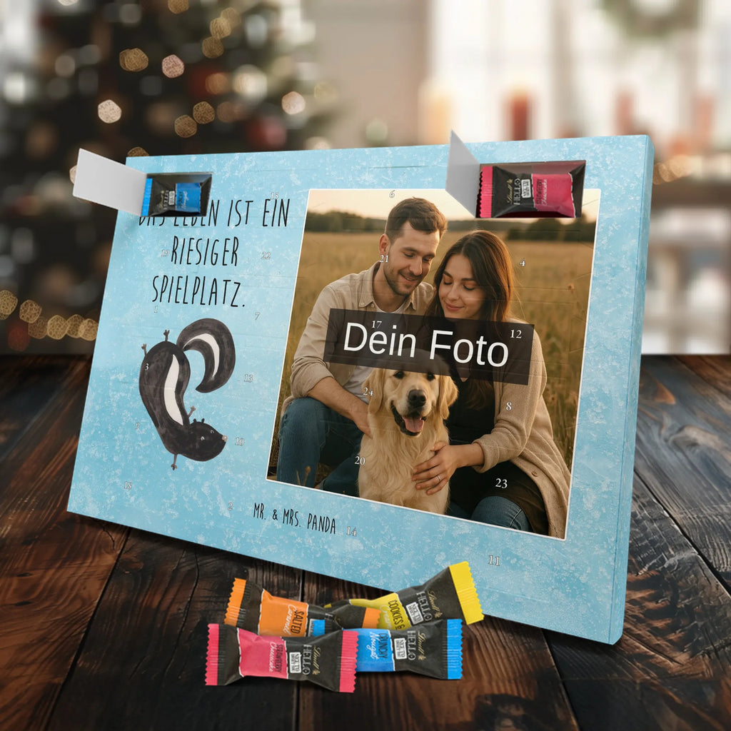 Personalisierter Schoko Foto Adventskalender Stinktier Handstand Personalisierter Schoko Foto Adventskalender, Stinktier, Skunk, Verpielt, Stinker, Raubtier, Spielplatz, Wildtier, Kind, Stinki