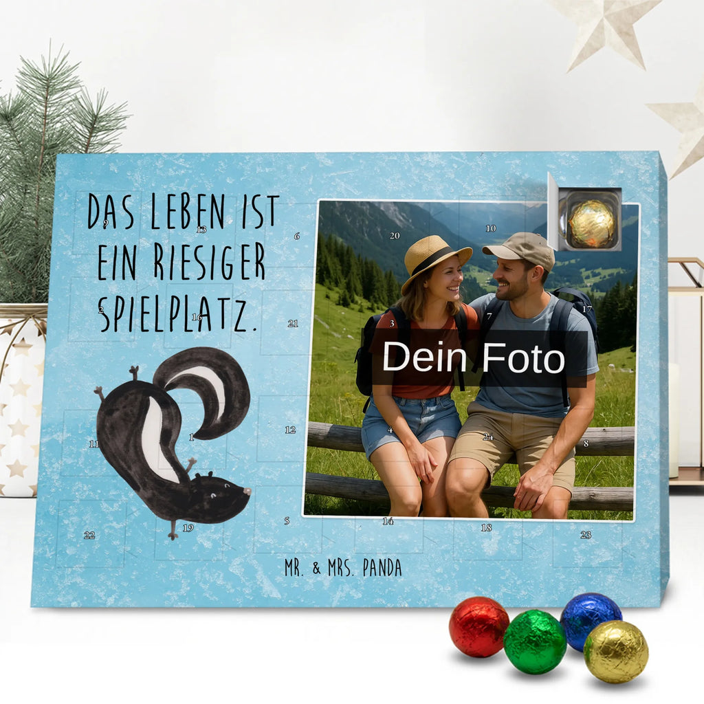 Personalisierter Schoko Foto Adventskalender Stinktier Handstand Personalisierter Schoko Foto Adventskalender, Stinktier, Skunk, Verpielt, Stinker, Raubtier, Spielplatz, Wildtier, Kind, Stinki