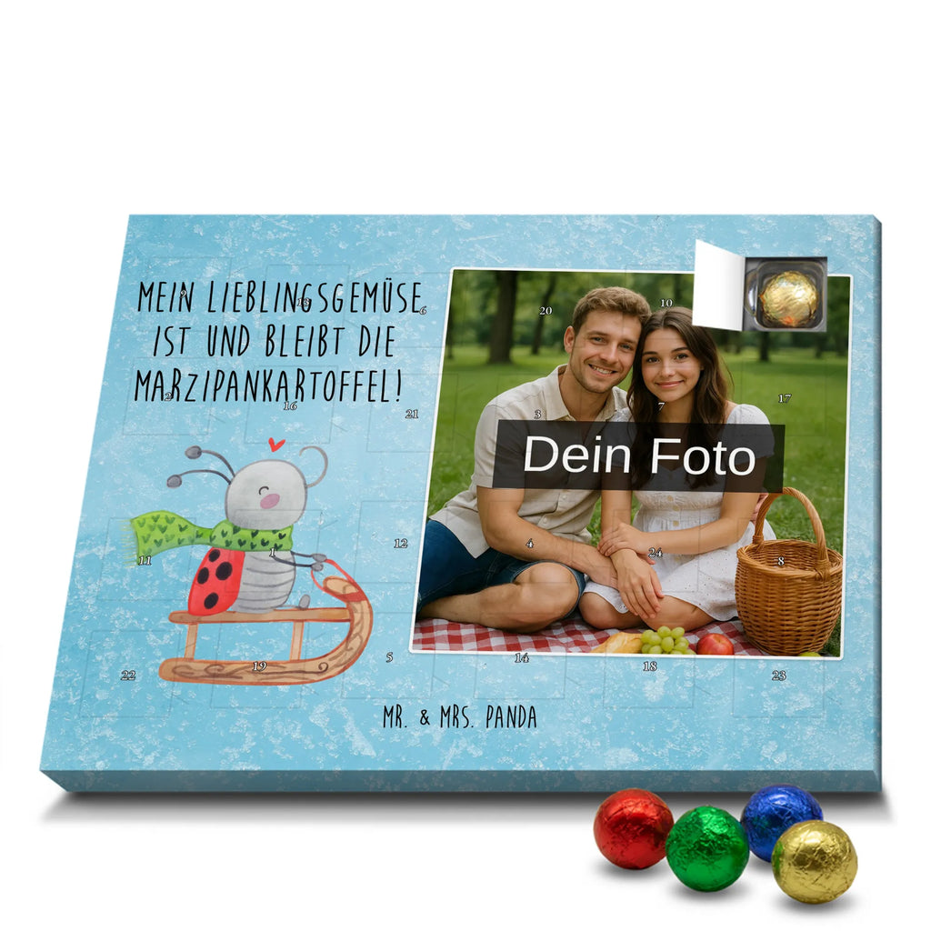 Personalisierter Schoko Foto Adventskalender Smörle Rodeln Personalisierter Schoko Foto Adventskalender, Winter, Wintermotiv, Advent, Nikolaus, Weihnachten, Weihnachtsdeko, Heiligabend, Marzipan, Smörle, Schlittenfahren