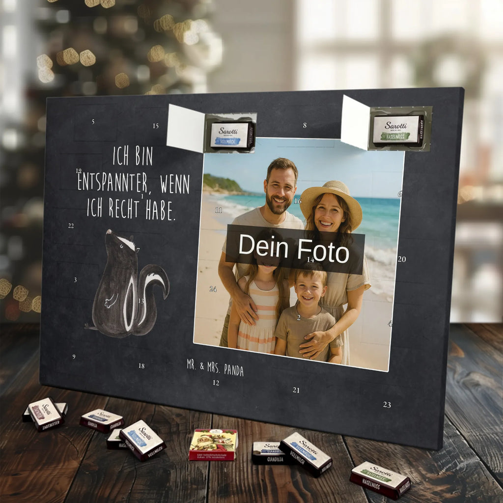 Personalisierter Schoko Foto Adventskalender Stinktier Sitzen Personalisierter Schoko Foto Adventskalender, Skunk, Stinktier, Büro, Recht, Wildtier, Stinki, Spruch, Besserwisser, Stinker, Raubtier