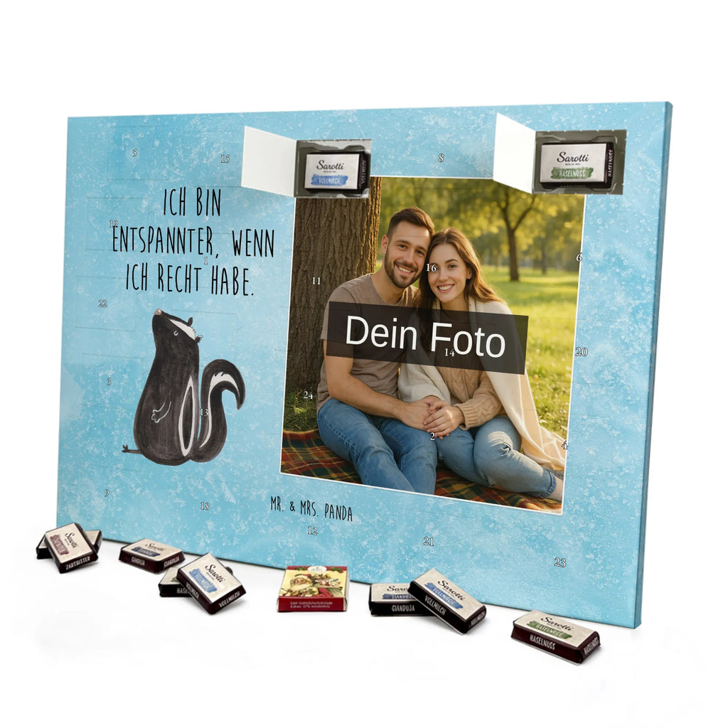 Personalisierter Schoko Foto Adventskalender Stinktier Sitzen Personalisierter Schoko Foto Adventskalender, Skunk, Stinktier, Büro, Recht, Wildtier, Stinki, Spruch, Besserwisser, Stinker, Raubtier