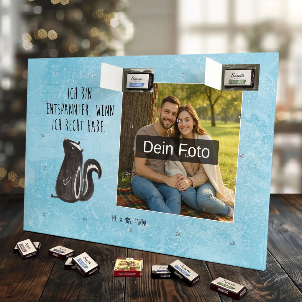 Personalisierter Schoko Foto Adventskalender Stinktier Sitzen Personalisierter Schoko Foto Adventskalender, Skunk, Stinktier, Büro, Recht, Wildtier, Stinki, Spruch, Besserwisser, Stinker, Raubtier