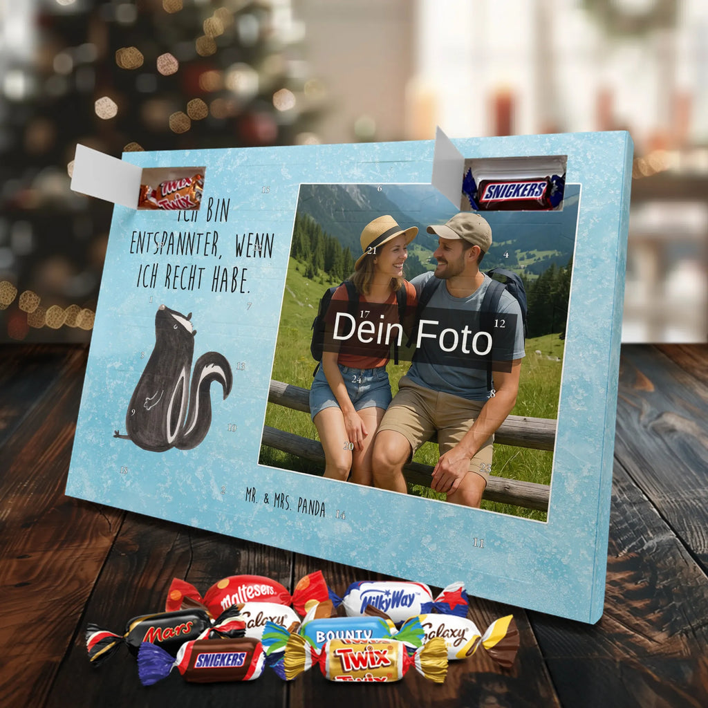 Personalisierter Schoko Foto Adventskalender Stinktier Sitzen Personalisierter Schoko Foto Adventskalender, Skunk, Stinktier, Büro, Recht, Wildtier, Stinki, Spruch, Besserwisser, Stinker, Raubtier