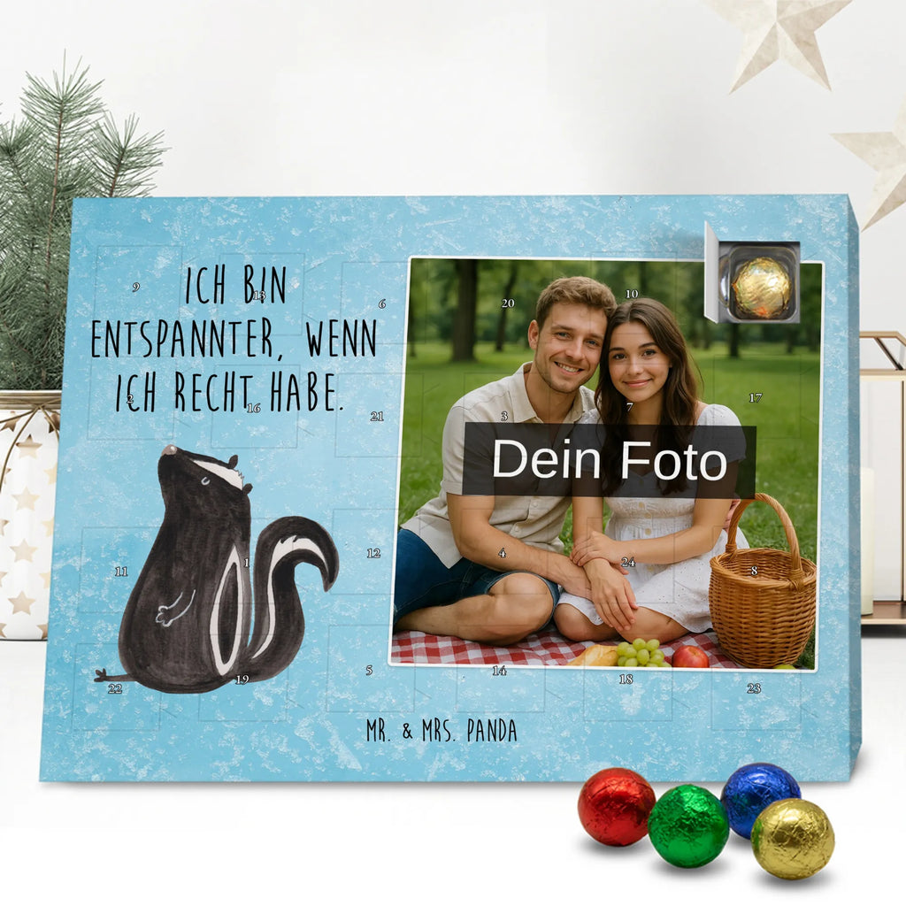 Personalisierter Schoko Foto Adventskalender Stinktier Sitzen Personalisierter Schoko Foto Adventskalender, Skunk, Stinktier, Büro, Recht, Wildtier, Stinki, Spruch, Besserwisser, Stinker, Raubtier