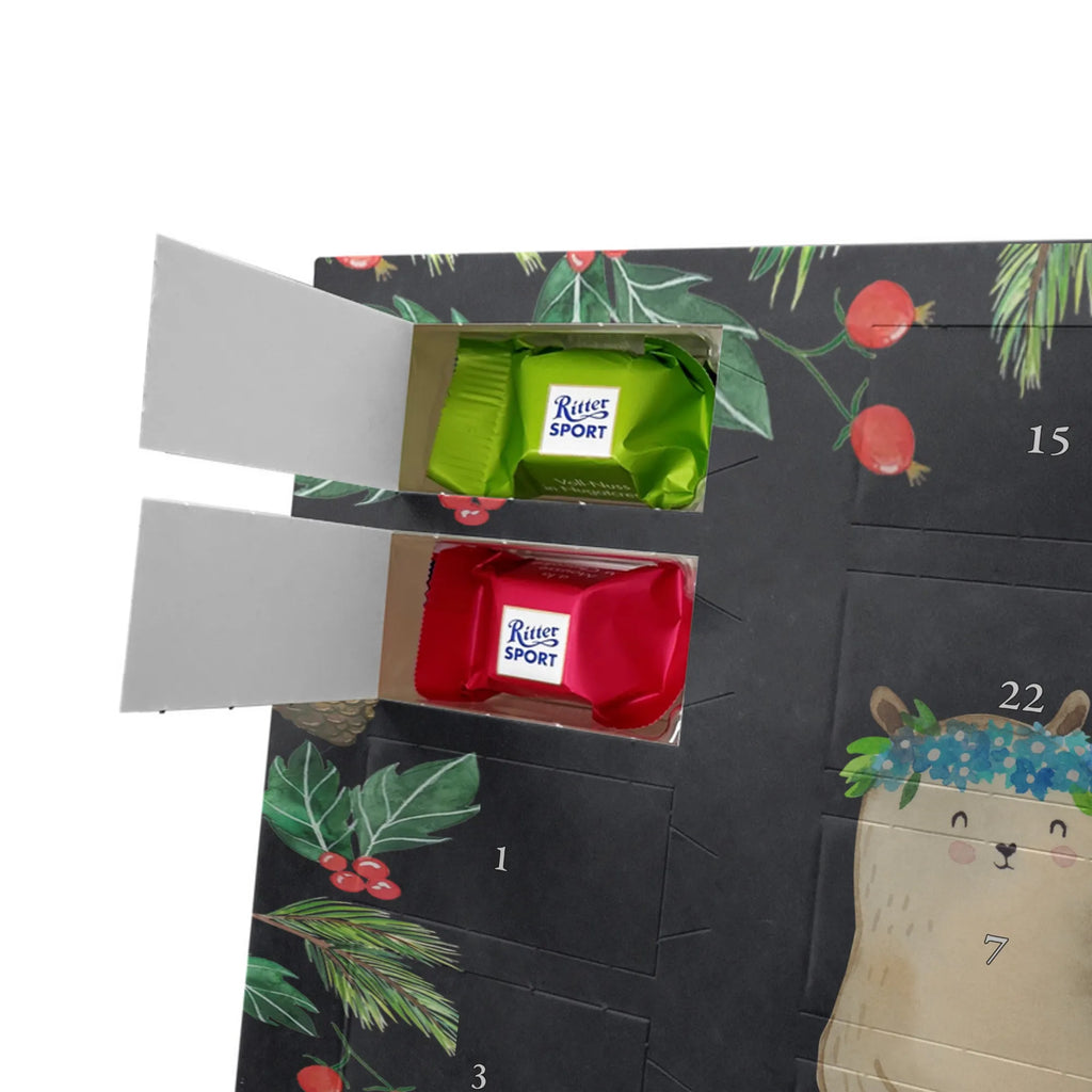 Weihnachtskalender Bären mit Blumenkranz Schokoladen-Adventskalender, schokolade adventskalender, Weihnachten Adventskalender, Schoko Adventskalender, schokokalender, Weihnachtskalender, Weihnachts Kalender, adventskalender schoko, Adventskalender Schokolade, Weihnachtskalender Schokolade, weihnachtskalender schoko, süßigkeiten kalender, schokoladenkalender, kalender weihnachten, schokoladen kalender, pralinen adventskalender, Schokoladen-Weihnachtskalender, Schoko-Adventskalender, schoko kalender, Schokoladen Adventskalender, adventskalender süßigkeiten, kalender schokolade, adventskalender pralinen, Adventskalender, schoko weihnachtskalender, süßigkeiten adventskalender, Familie, Mama, Vatertag, Papa, Opa, Muttertag, Bruder, Oma, Schwester, Lieblingsmama, Beste Mutter, Mutter, Mutti, Weltbeste Mama, Family, Kind, Töchter, Vorbild, Tochter, Bär, Mami, Kinder, Lieblingsmensch, Geschenk Mama. Muttertag, Bären