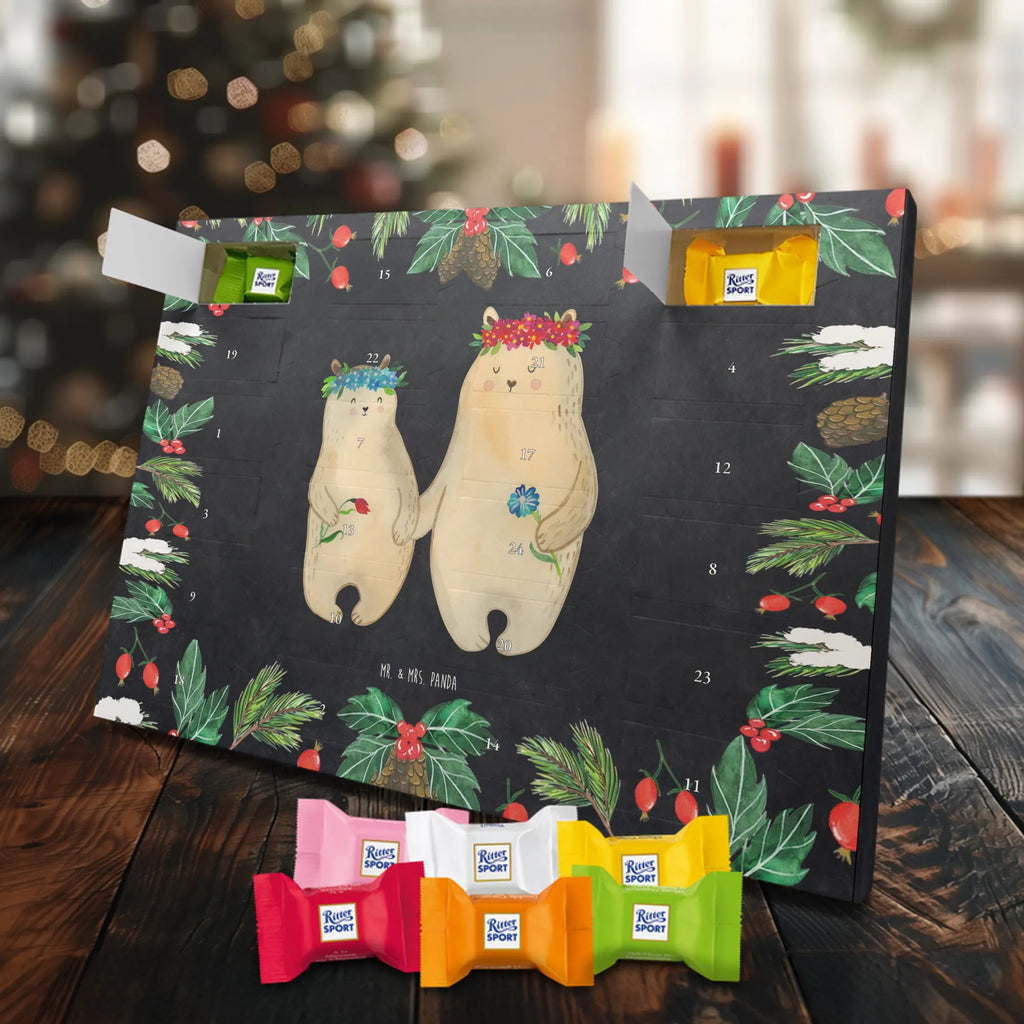 Weihnachtskalender Bären mit Blumenkranz Schokoladen-Adventskalender, schokolade adventskalender, Weihnachten Adventskalender, Schoko Adventskalender, schokokalender, Weihnachtskalender, Weihnachts Kalender, adventskalender schoko, Adventskalender Schokolade, Weihnachtskalender Schokolade, weihnachtskalender schoko, süßigkeiten kalender, schokoladenkalender, kalender weihnachten, schokoladen kalender, pralinen adventskalender, Schokoladen-Weihnachtskalender, Schoko-Adventskalender, schoko kalender, Schokoladen Adventskalender, adventskalender süßigkeiten, kalender schokolade, adventskalender pralinen, Adventskalender, schoko weihnachtskalender, süßigkeiten adventskalender, Familie, Mama, Vatertag, Papa, Opa, Muttertag, Bruder, Oma, Schwester, Lieblingsmama, Beste Mutter, Mutter, Mutti, Weltbeste Mama, Family, Kind, Töchter, Vorbild, Tochter, Bär, Mami, Kinder, Lieblingsmensch, Geschenk Mama. Muttertag, Bären