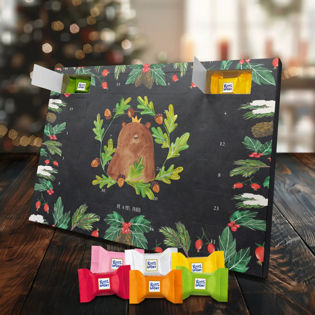 Schoko Adventskalender Bär König kalender weihnachten, kalender schokolade, Schoko Adventskalender, Weihnachtskalender Schokolade, pralinen adventskalender, Adventskalender, Adventskalender Schokolade, schokoladenkalender, adventskalender süßigkeiten, Weihnachts Kalender, Schokoladen-Adventskalender, adventskalender schoko, Schokoladen Adventskalender, weihnachtskalender schoko, Schoko-Adventskalender, schokoladen kalender, Weihnachtskalender, süßigkeiten adventskalender, Weihnachten Adventskalender, schokokalender, adventskalender pralinen, süßigkeiten kalender, schoko weihnachtskalender, schoko kalender, schokolade adventskalender, Schokoladen-Weihnachtskalender, Teddybär, Teddy, Bär, Papa Bär, Papi, Bester Vater, Vater, Papa, Dad, Vatertag, Weltbester Papa, Daddy, Bester Papa