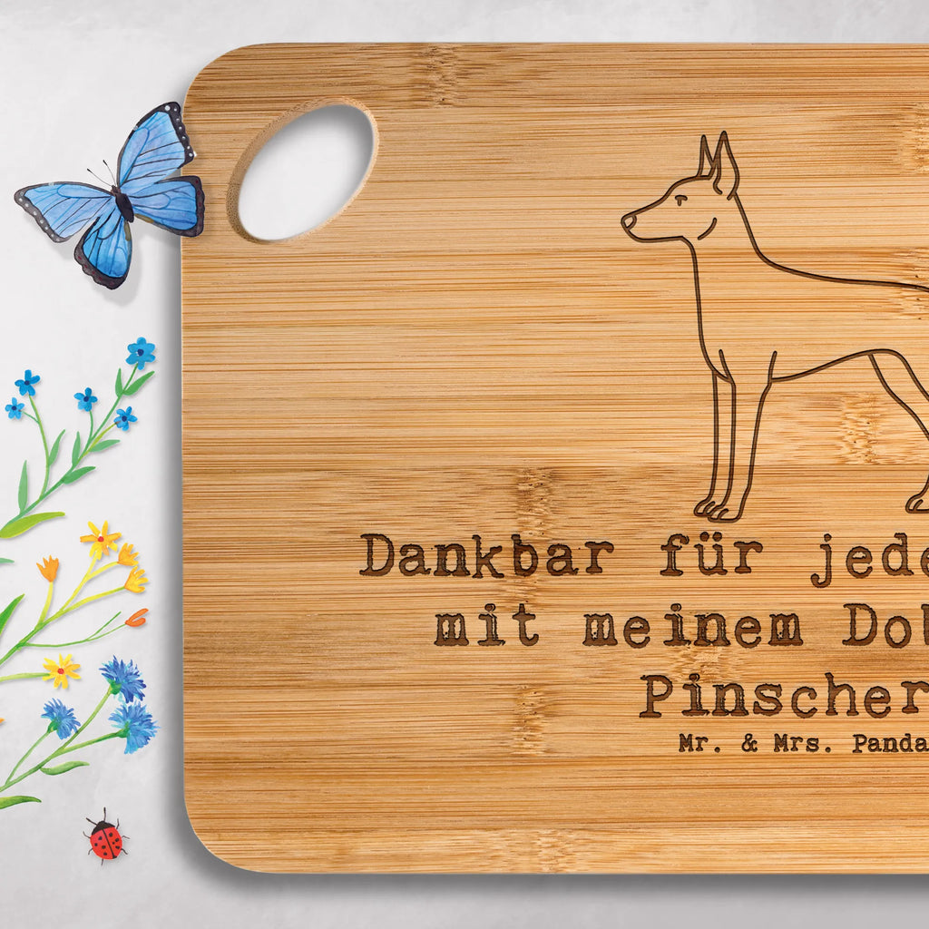 Holzbrett Dobermann Pinscher Moment Frühstücksbrett, Brett, Servierbrett, Küchenbrett, Holzbrettchen, Schneidebrett, Holzbrett, Hackbrett, Geschenk, Schenken, Hund, Hunderasse, Rassehund, Hundebesitzer, Tierfreund, Welpe, Dobermann Pinscher