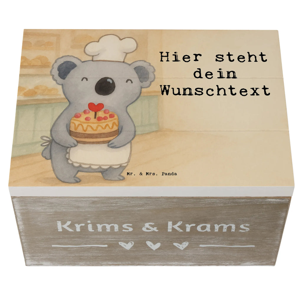 Personalisierte Holzkiste Konditor Leidenschaft Design Holzkiste Personalisiert, GEschenkdose Personalisiert, Aufbewahrungsbox mit Namen, Schatulle Personalisiert, Erinnerungsbox Personalisiert, Holzkiste mit Namen, Schatzkiste Personalisiert, Erinnerungskiste Personalisiert, mit Namen, Kiste mit Namen, Truhe mit Namen, Dekokiste mit Namen, Geschenkbox Personalisiert, Aufbewahrungsbox Personalisiert, Schatzkiste mit Namen, Erinnerungsbox mit Namen, Schatulle mit Namen, Truhe Personalisiert, Dekokiste Personalisiert, Kiste Personalisiert, Geschenk, Schenken, Jubiläum, Danke, Dankeschön, Beruf, Ausbildung, Abschied, Rente, Kollege, Kollegin, Arbeitskollege, Mitarbeiter, Firma, Kuchenbäcker, Konditor, Bäcker, Confiseur, Patissier