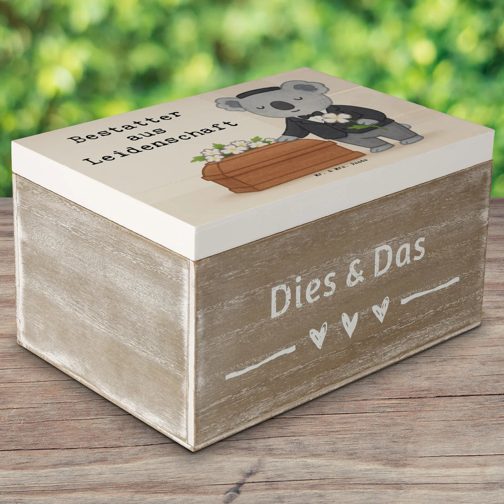 Holzkiste Bestatter Leidenschaft Design aufbewahrungsboxen, Holz Aufbewahrungsbox, Schatulle, aufbewahrungskiste mit deckel, Holztruhe, truhe holz, Holzbox, Aufbewahrungskiste, Aufbewahrungsbox Holz, holzkästchen, Holzbox mit Deckel, Holzkiste mit Deckel, holztruhen, holzschachtel, aufbewahrungstruhe, aufbewahrungskisten, Box aus Holz, kiste holz, Holzkiste, box holz, holzschatulle, Holzboxen, Aufbewahrungsbox, Holzkisten, Aufbewahrungsbox aus Holz, Geschenk, Schenken, Jubiläum, Danke, Dankeschön, Beruf, Ausbildung, Abschied, Rente, Kollege, Kollegin, Arbeitskollege, Mitarbeiter, Firma