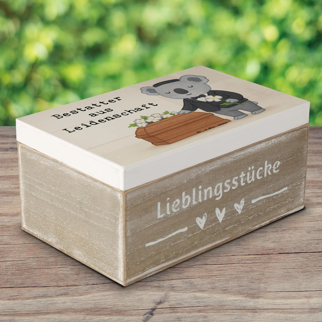 Holzkiste Bestatter Leidenschaft Design aufbewahrungsboxen, Holz Aufbewahrungsbox, Schatulle, aufbewahrungskiste mit deckel, Holztruhe, truhe holz, Holzbox, Aufbewahrungskiste, Aufbewahrungsbox Holz, holzkästchen, Holzbox mit Deckel, Holzkiste mit Deckel, holztruhen, holzschachtel, aufbewahrungstruhe, aufbewahrungskisten, Box aus Holz, kiste holz, Holzkiste, box holz, holzschatulle, Holzboxen, Aufbewahrungsbox, Holzkisten, Aufbewahrungsbox aus Holz, Geschenk, Schenken, Jubiläum, Danke, Dankeschön, Beruf, Ausbildung, Abschied, Rente, Kollege, Kollegin, Arbeitskollege, Mitarbeiter, Firma