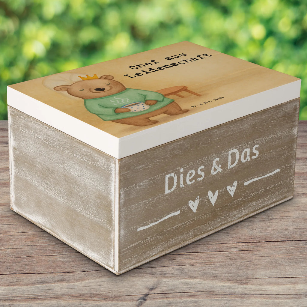 Deko Kiste Chef Leidenschaft Design holzschachtel, Holzboxen, box holz, Aufbewahrungsbox Holz, holzkästchen, Holz Aufbewahrungsbox, Aufbewahrungsbox aus Holz, Holztruhe, holztruhen, Box aus Holz, Aufbewahrungsbox, Holzbox, truhe holz, Holzkiste mit Deckel, aufbewahrungsboxen, holzschatulle, aufbewahrungstruhe, Holzkiste, Schatulle, Holzbox mit Deckel, kiste holz, Aufbewahrungskiste, aufbewahrungskiste mit deckel, aufbewahrungskisten, Holzkisten, Geschenk, Schenken, Jubiläum, Danke, Dankeschön, Beruf, Ausbildung, Abschied, Rente, Kollege, Kollegin, Arbeitskollege, Mitarbeiter, Firma, Unternehmensinhaber, Chef, Führungskraft, CEO, Firmeninhaber, Geschäftsinhaber, Leiter, Direktor