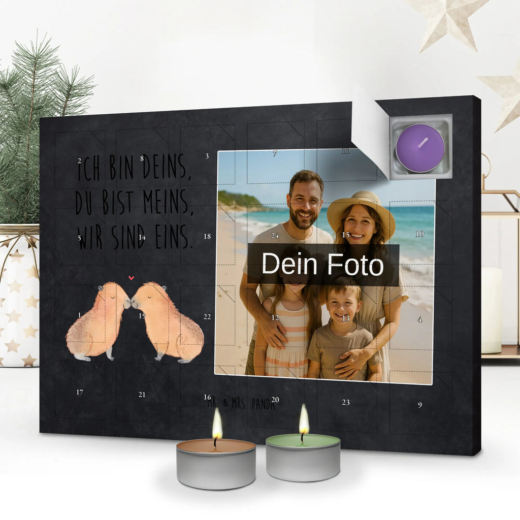 Personalisierter Duftkerzen Foto Adventskalender Capybara Liebe Personalisierter Duftkerzen Foto Adventskalender, Lustige Sprüche, Tiere, Tiermotive, Gute Laune, Valentinstag, Capybara, Tierliebe, Partnertiere, Ehejubiläum, Liebesspruch, Handgezeichnet, Herzlich, Liebesbeweis, Liebe, Romantisches Geschenk, Beziehung, Verschmolzen, Verliebt, Kuschel Capybaras, Ich Bin Deins, Paar, Du Bist Meins, Geschenkidee, Jahrestag